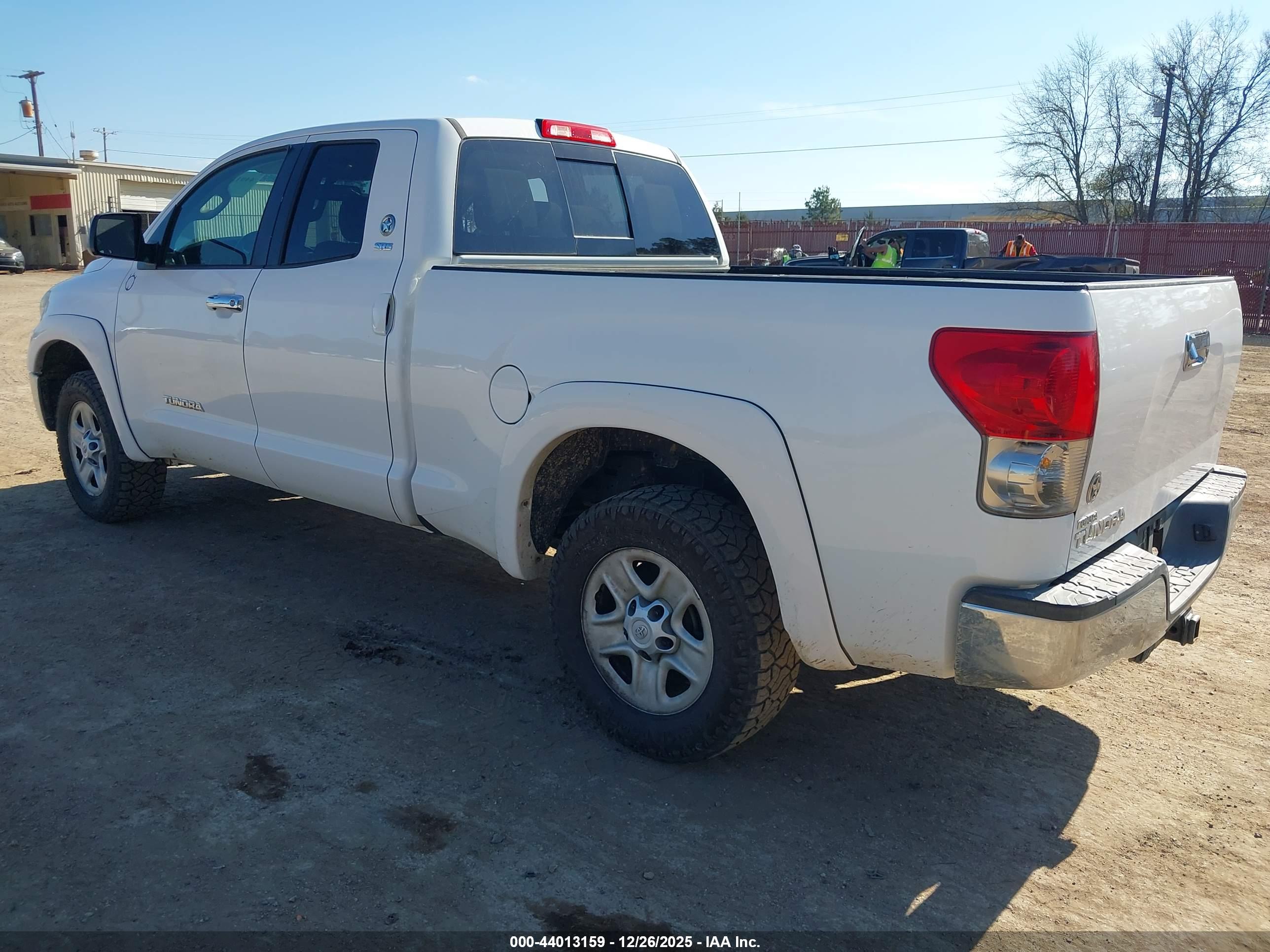 TOYOTA TUNDRA image 3
