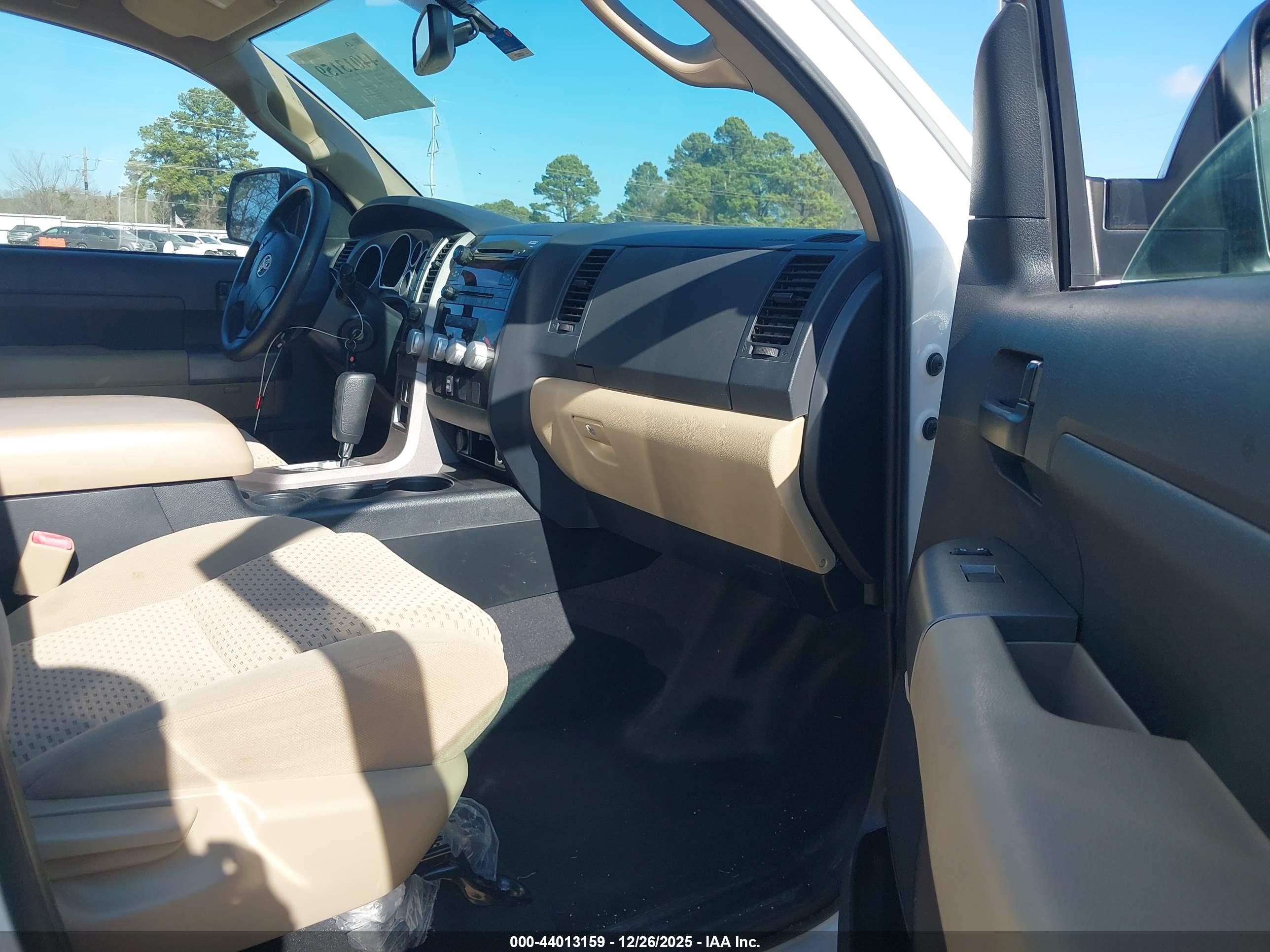 TOYOTA TUNDRA image 5