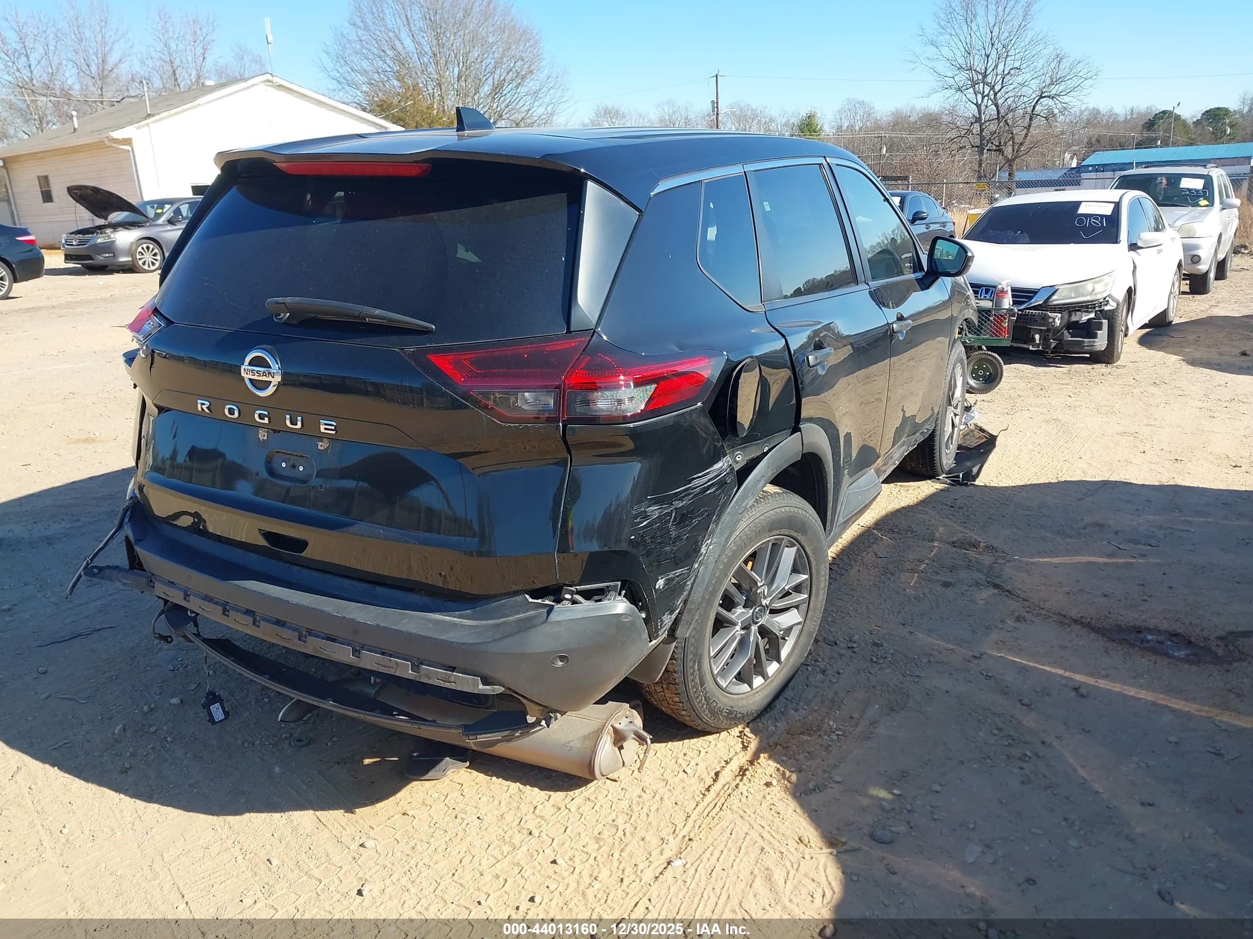 NISSAN ROGUE image 4