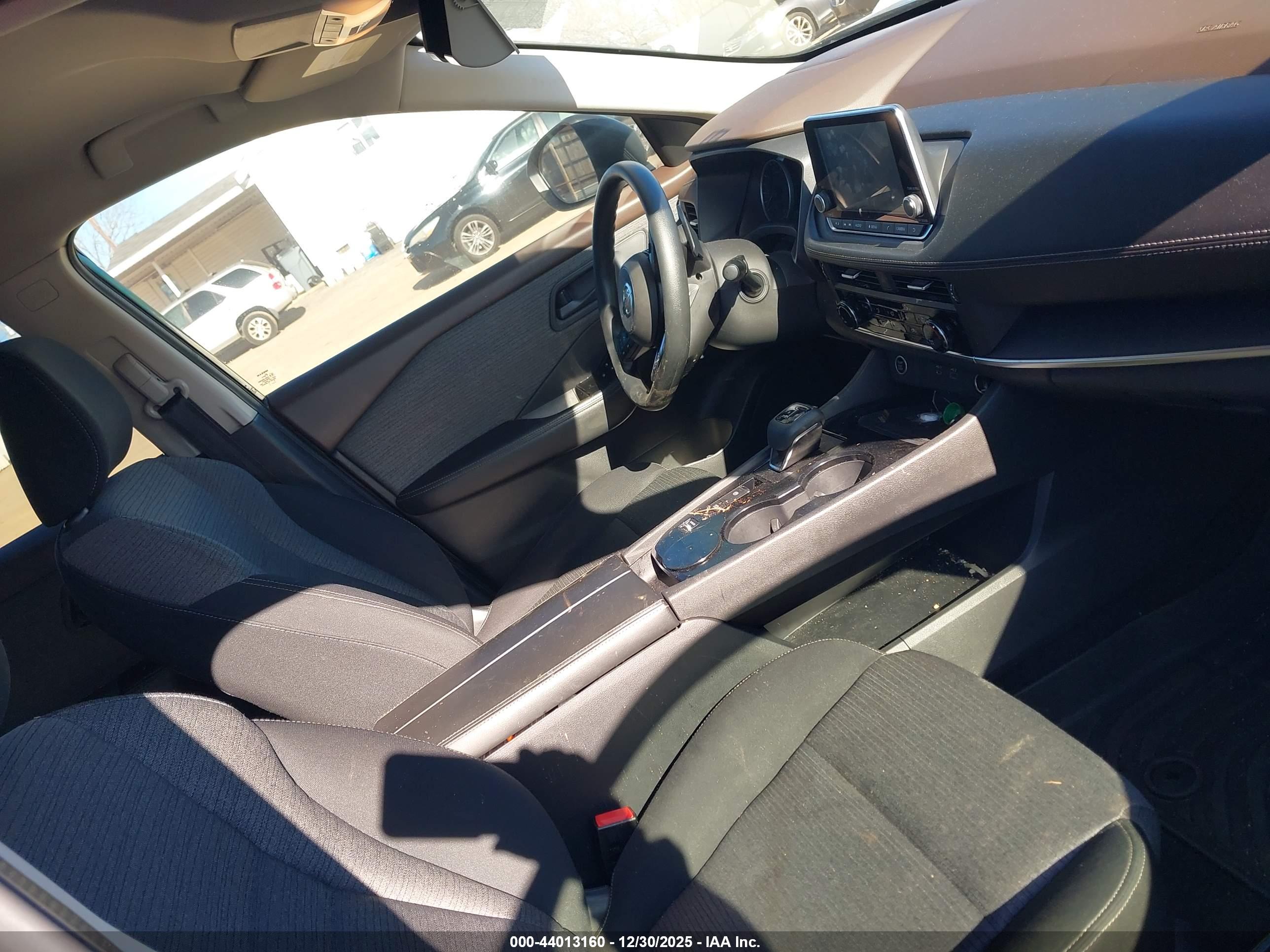 NISSAN ROGUE image 5