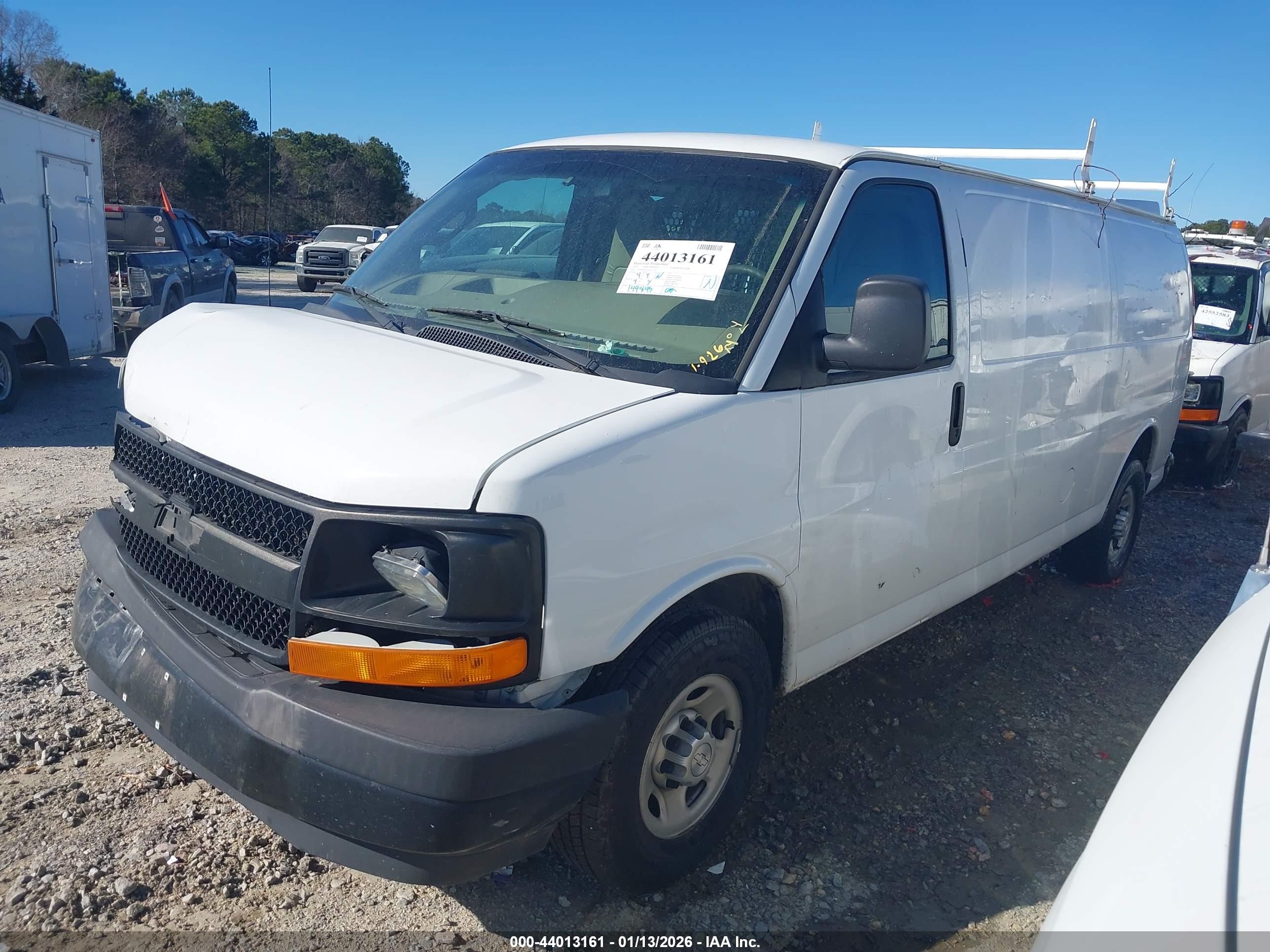 CHEVROLET EXPRESS image 2