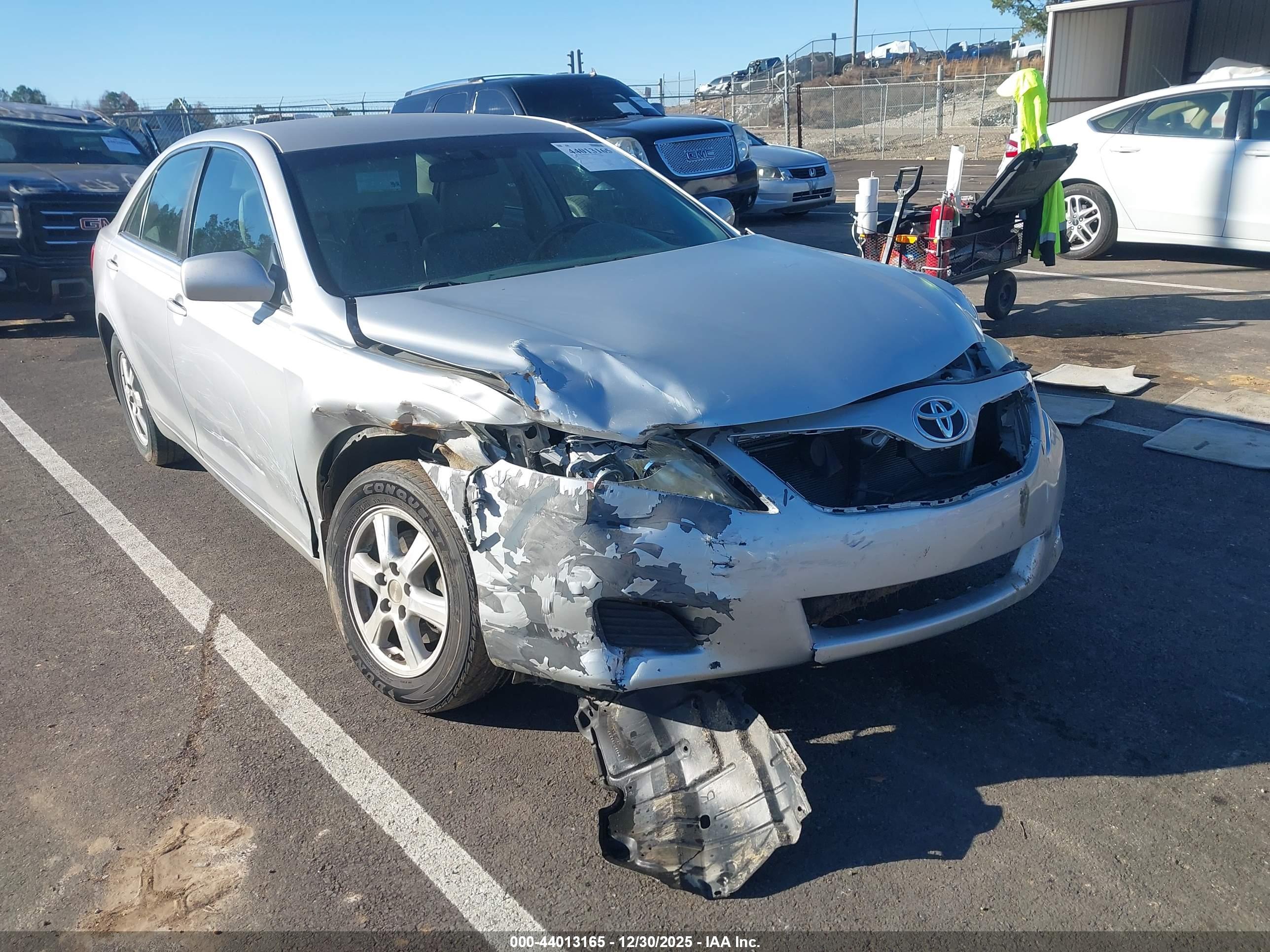TOYOTA CAMRY image 6