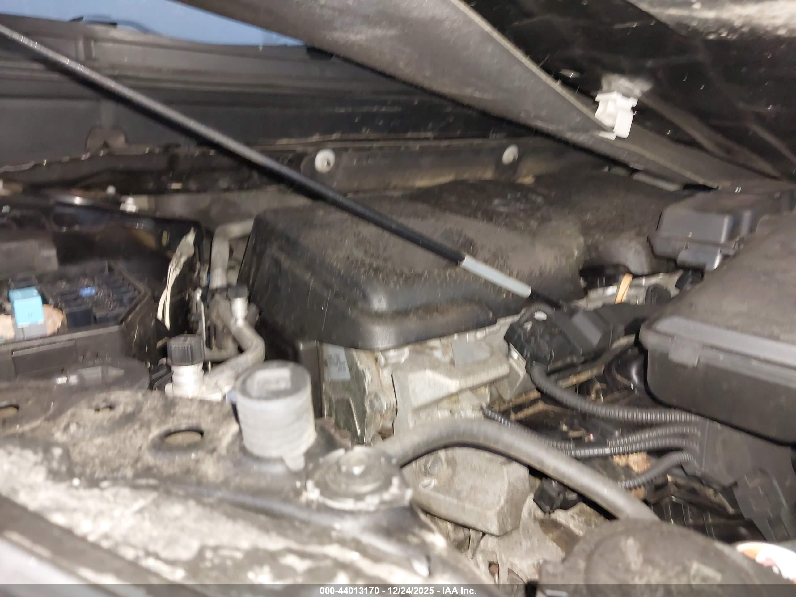 TOYOTA RAV4 image 10
