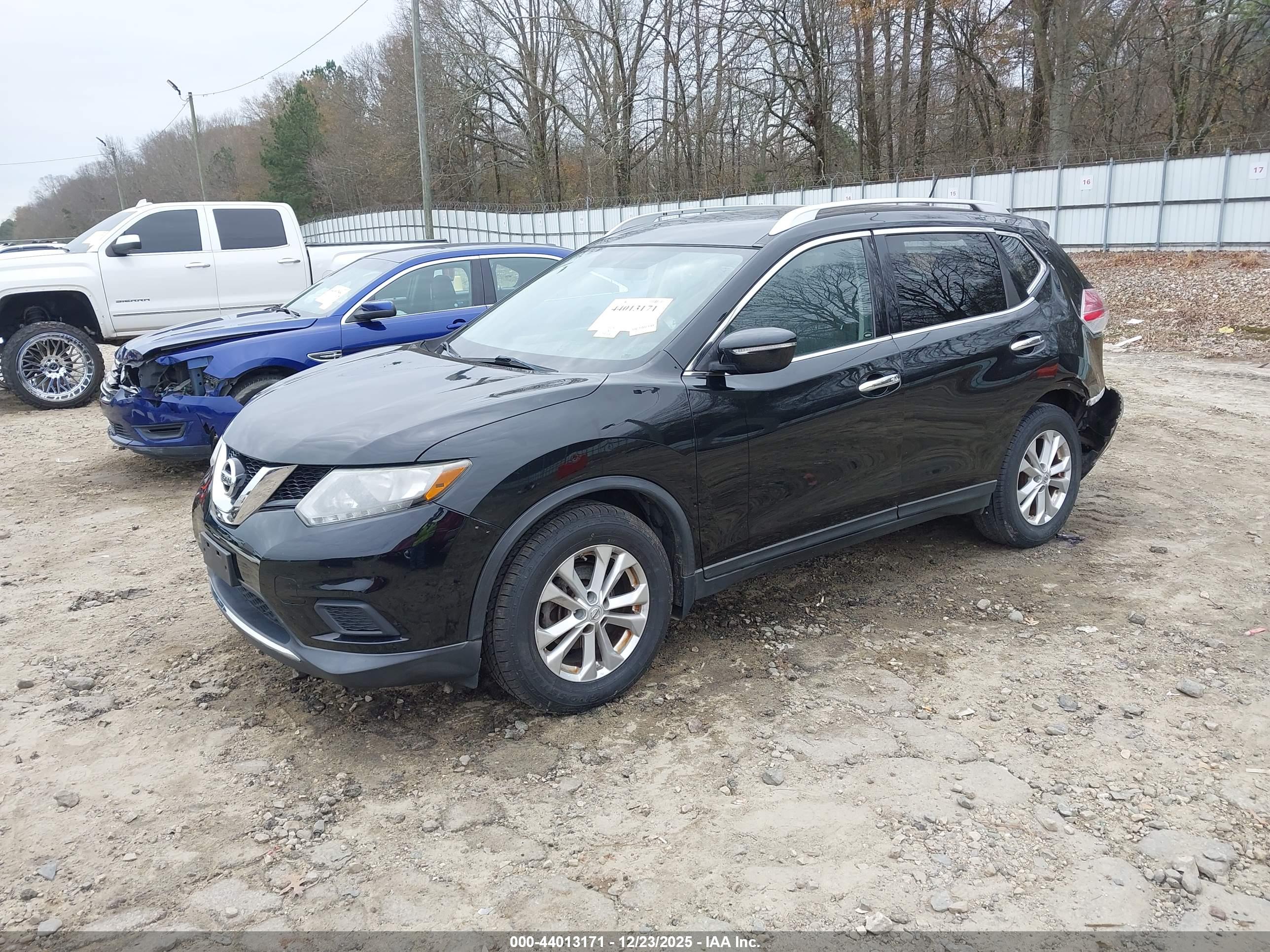 NISSAN ROGUE image 2