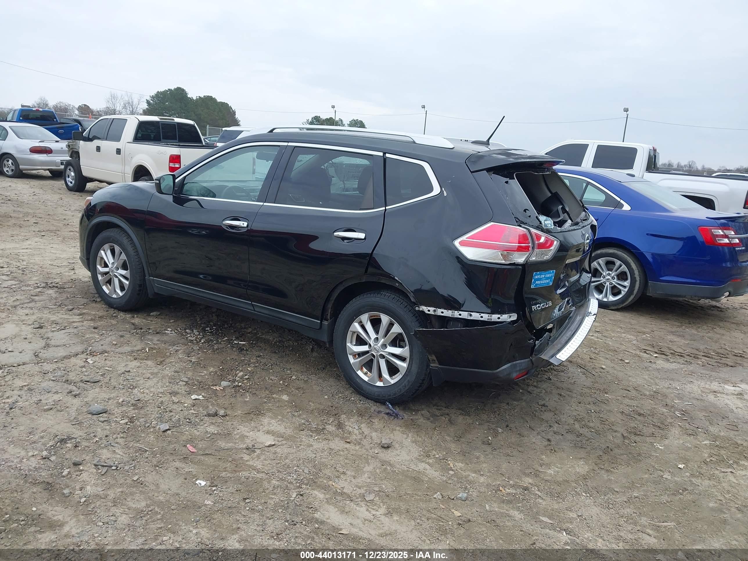NISSAN ROGUE image 3