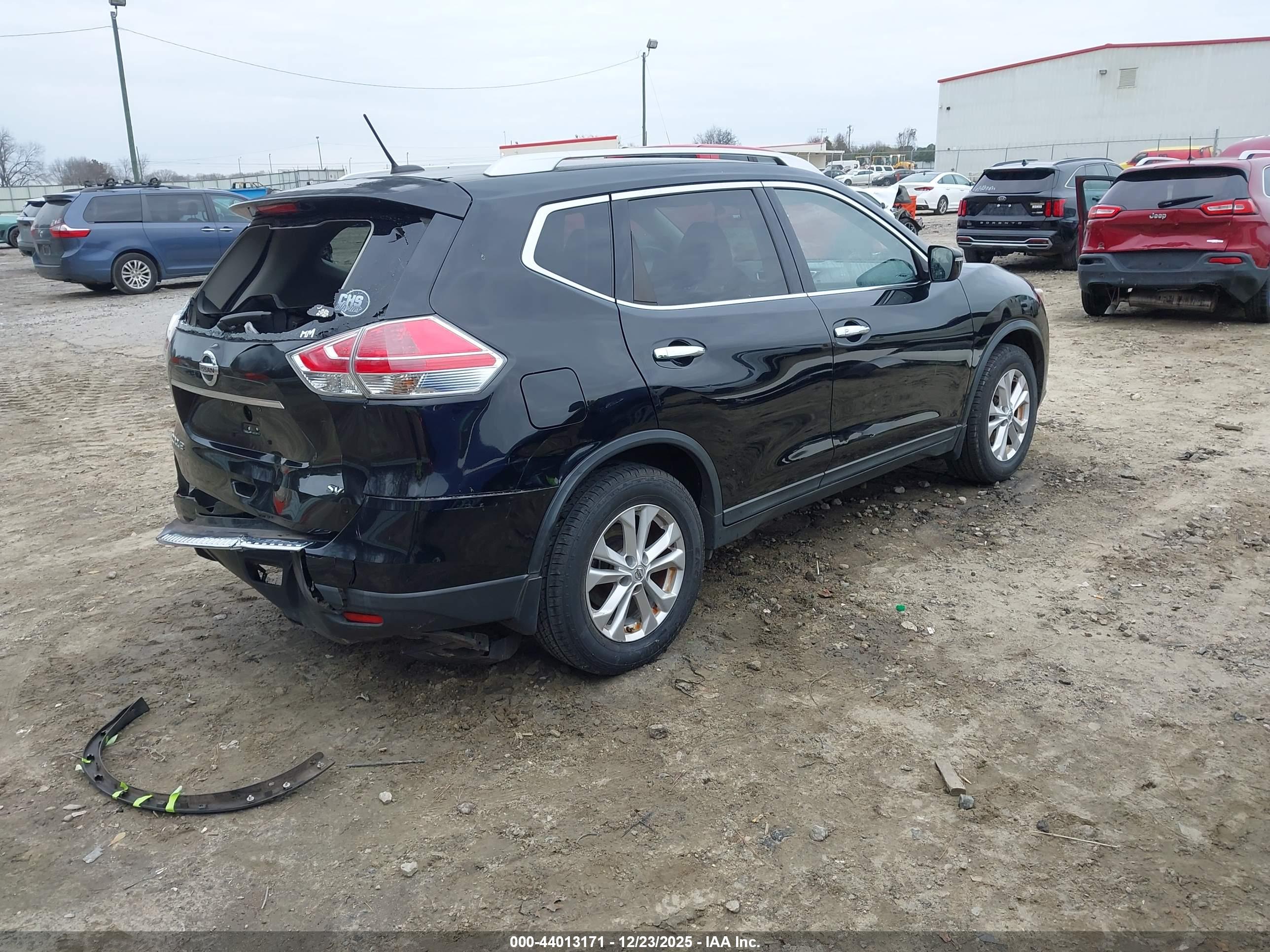 NISSAN ROGUE image 4