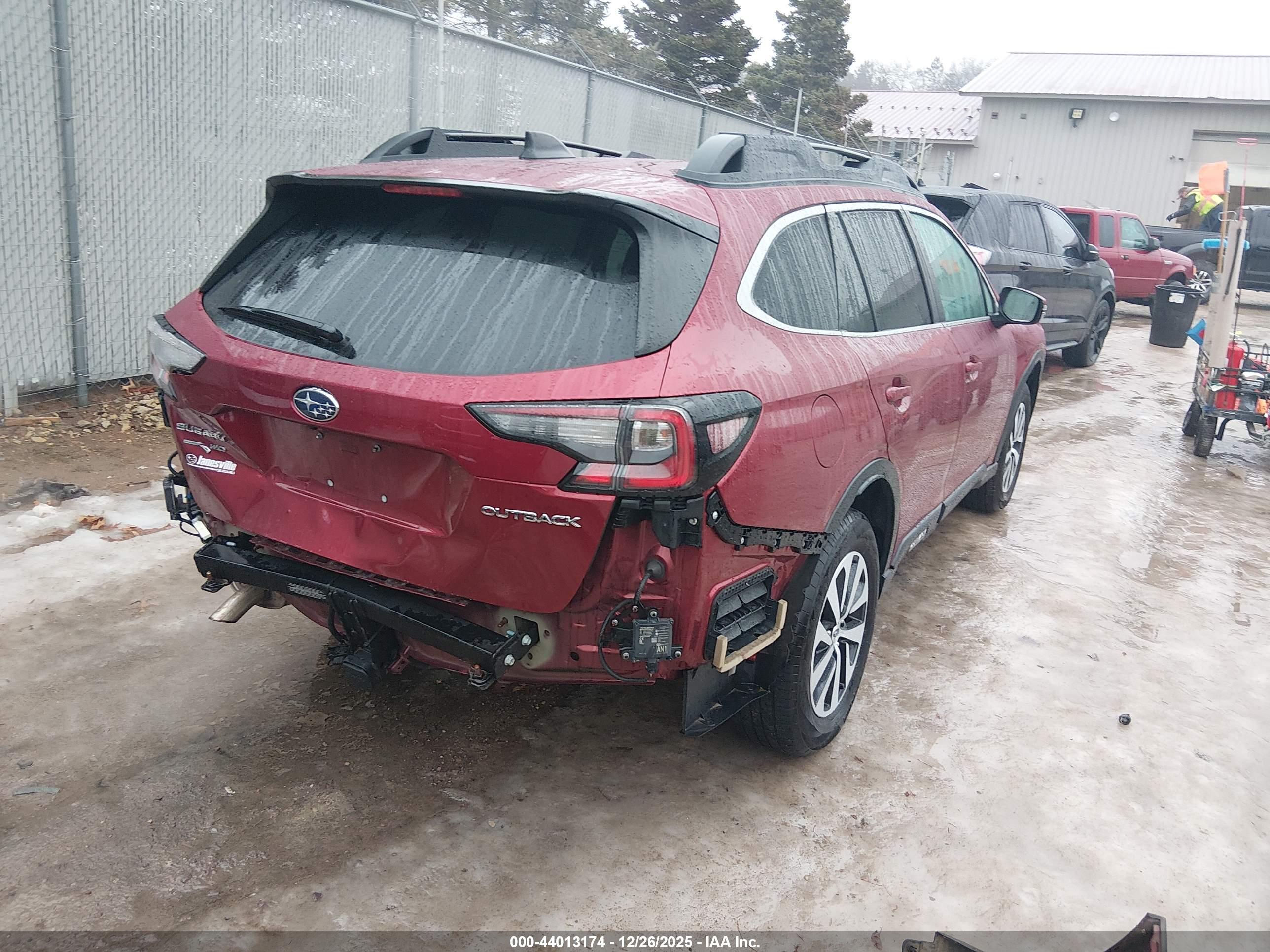 SUBARU OUTBACK image 4