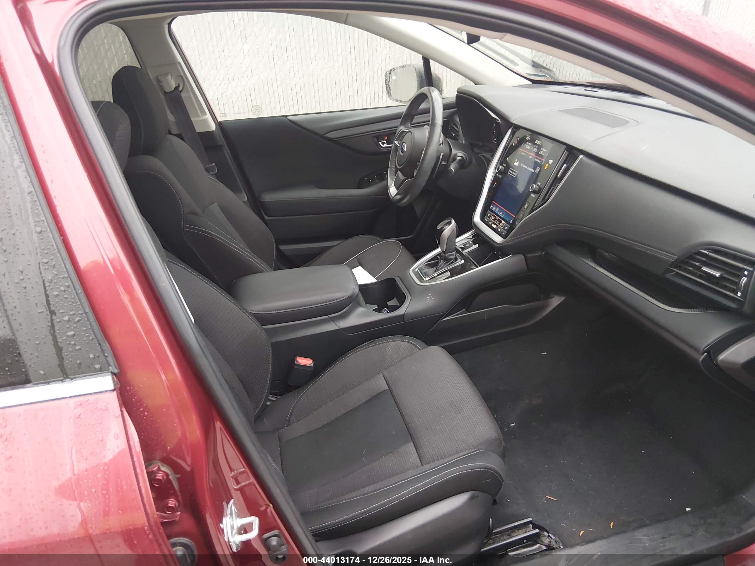 SUBARU OUTBACK image 5