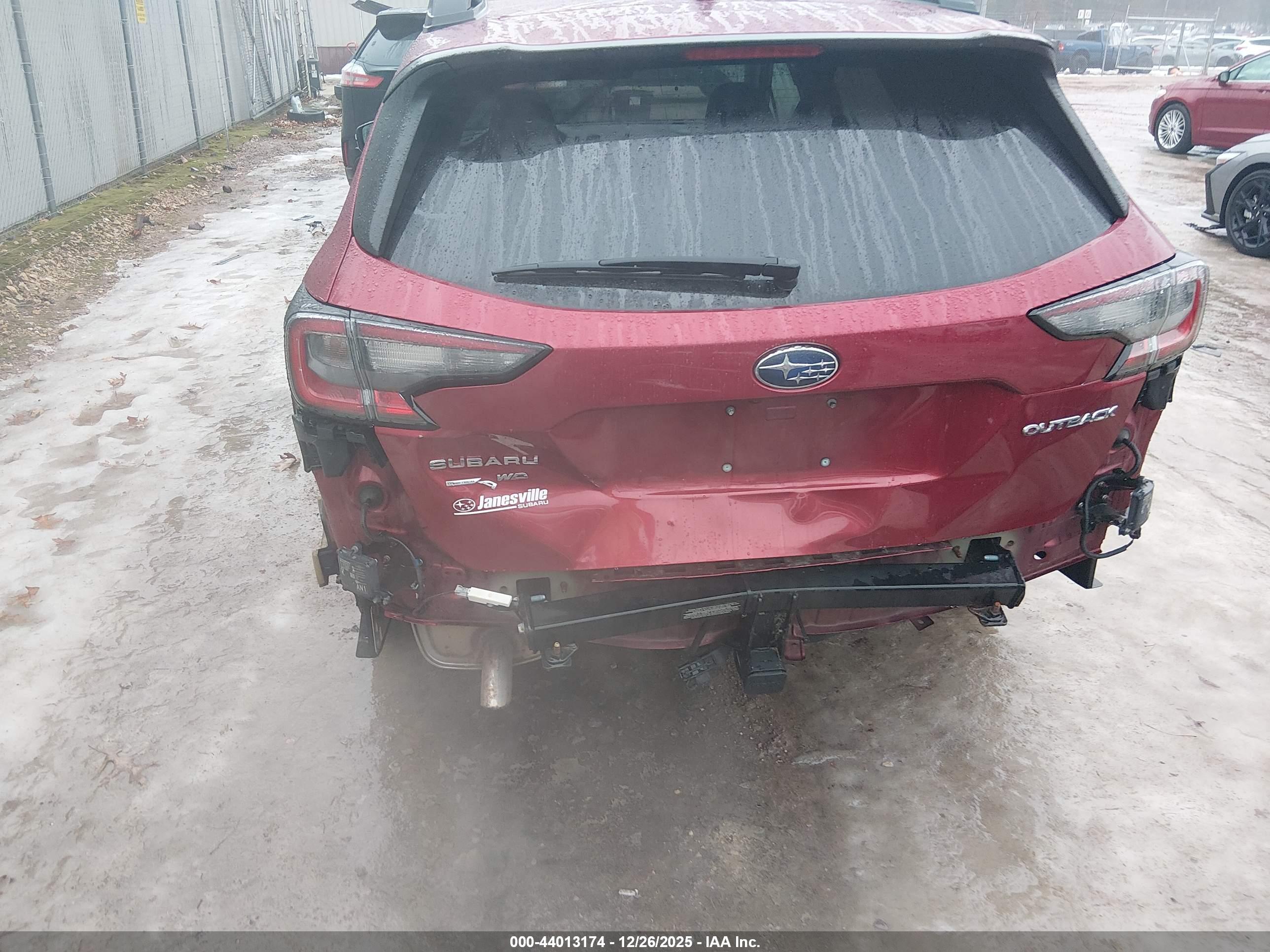 SUBARU OUTBACK image 6