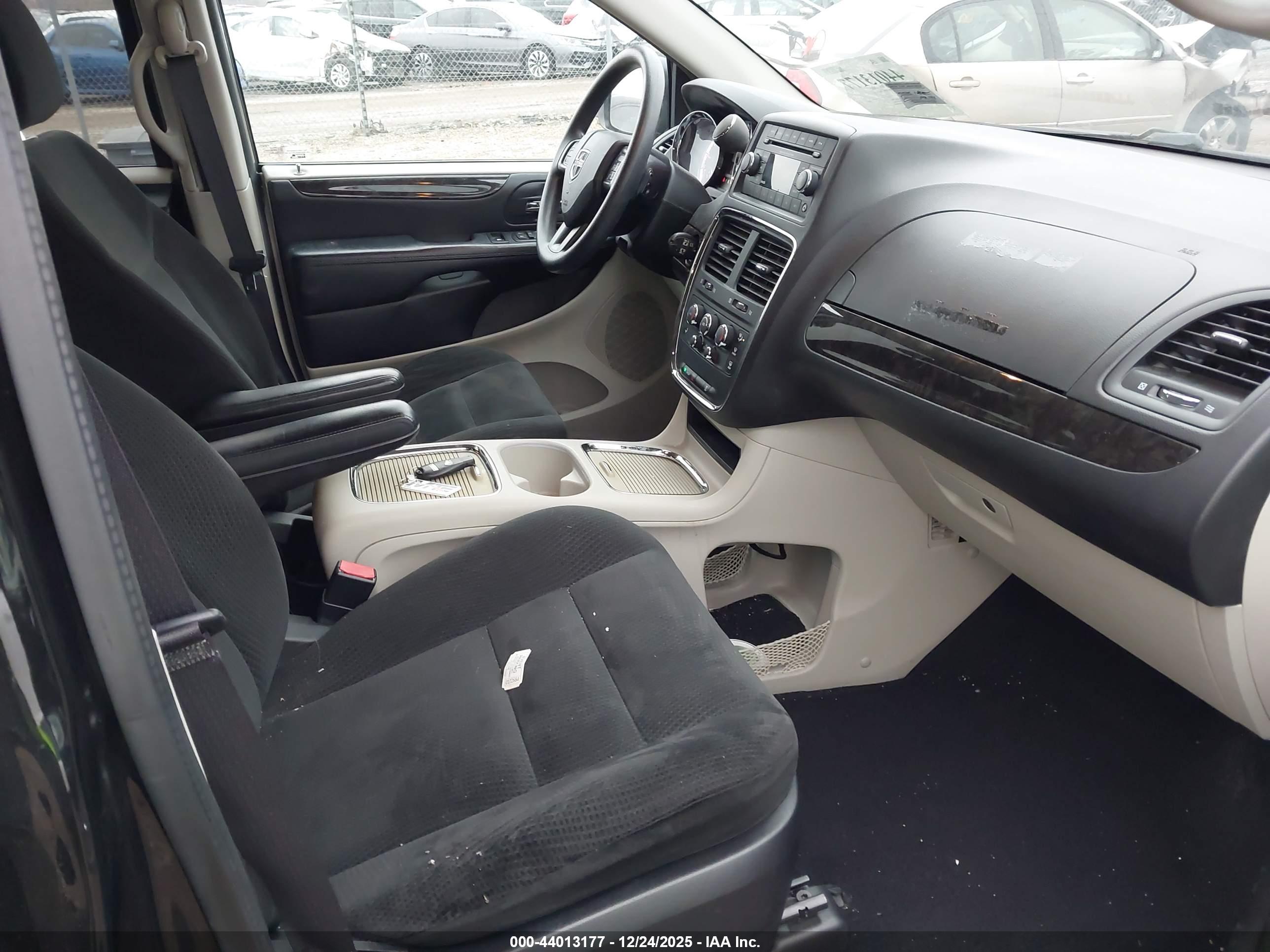 DODGE GRAND image 5