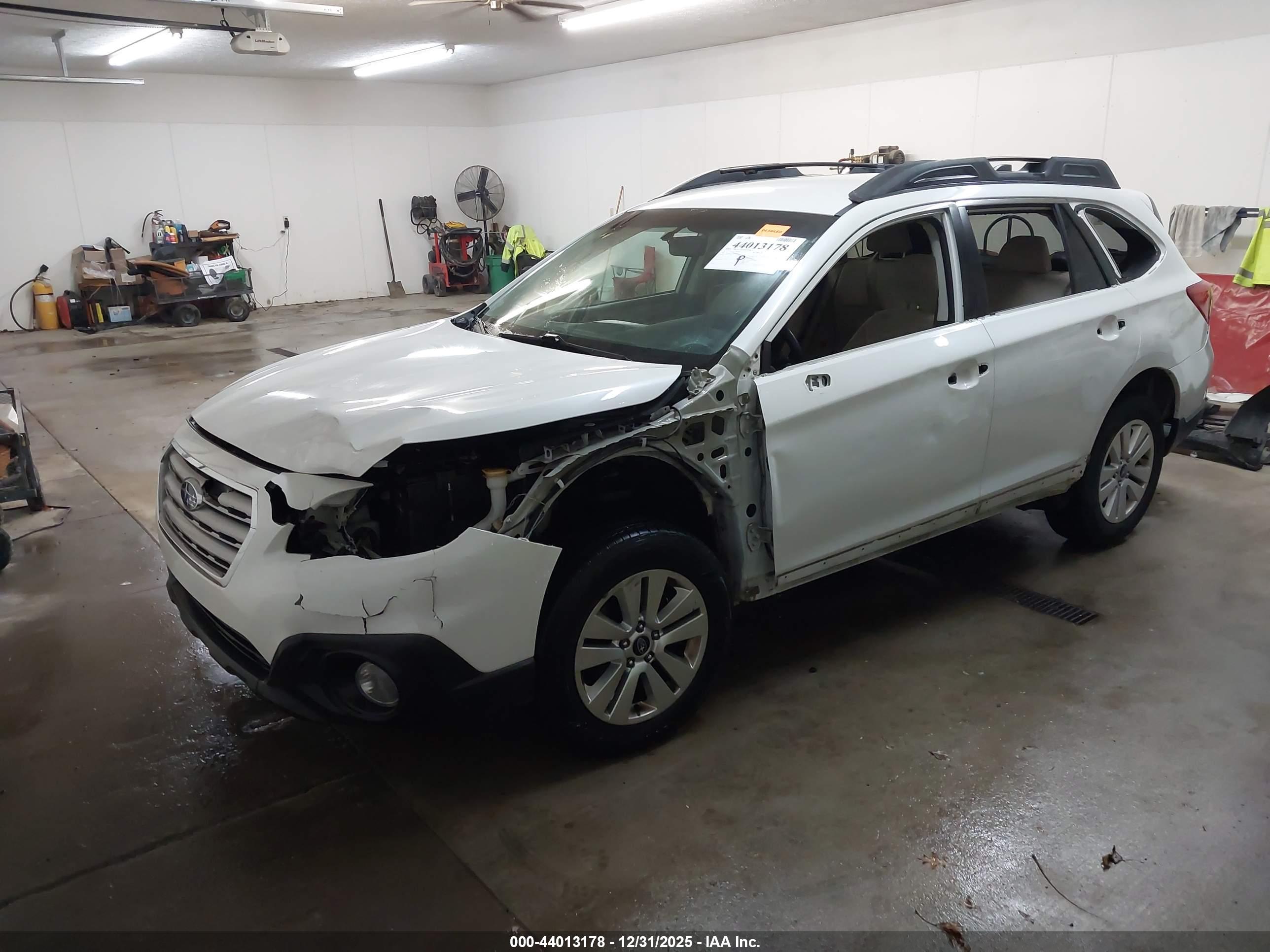 SUBARU OUTBACK image 2