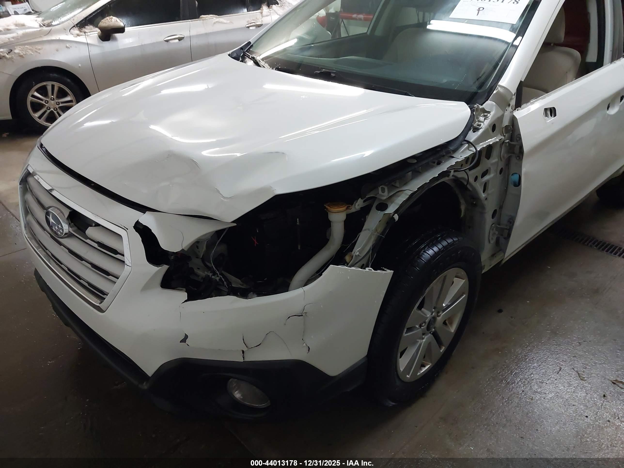 SUBARU OUTBACK image 6