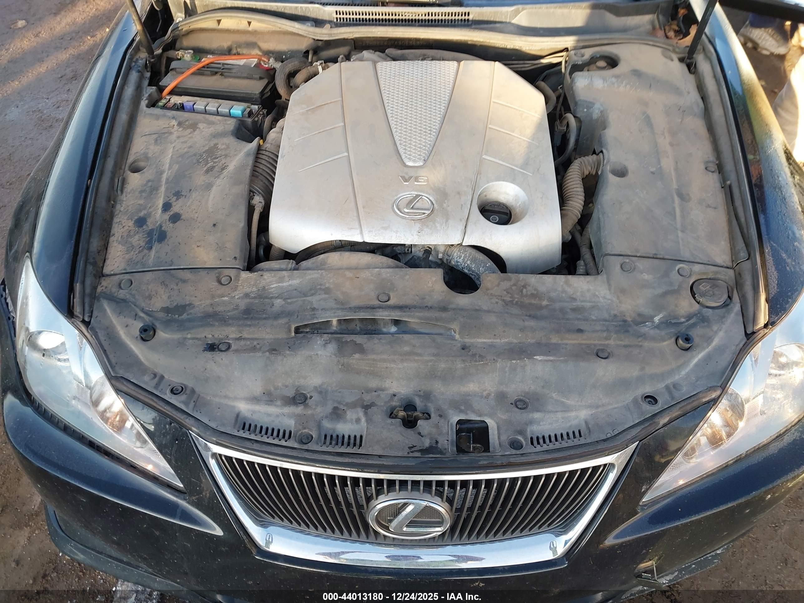 LEXUS IS image 10
