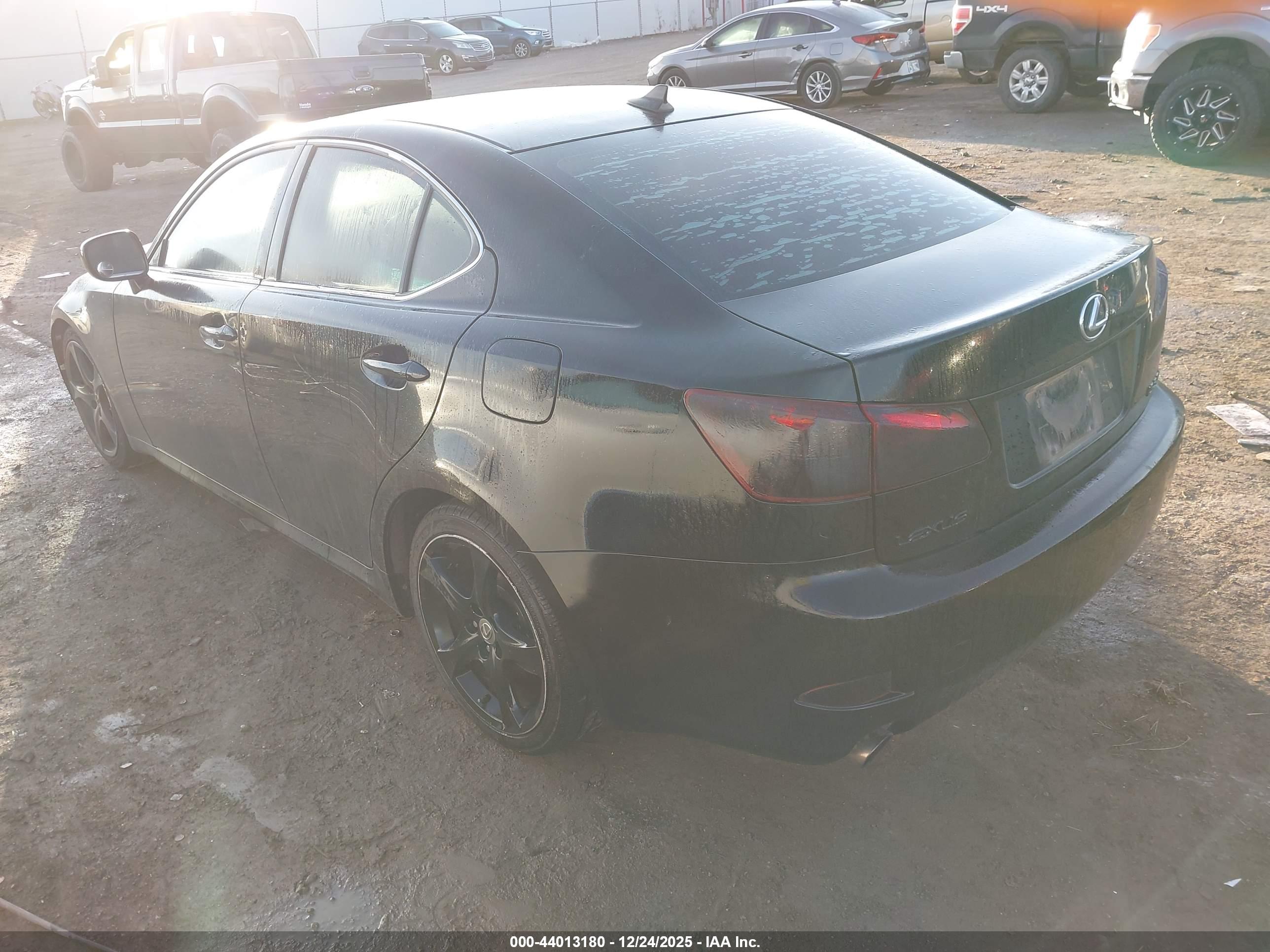 LEXUS IS image 3