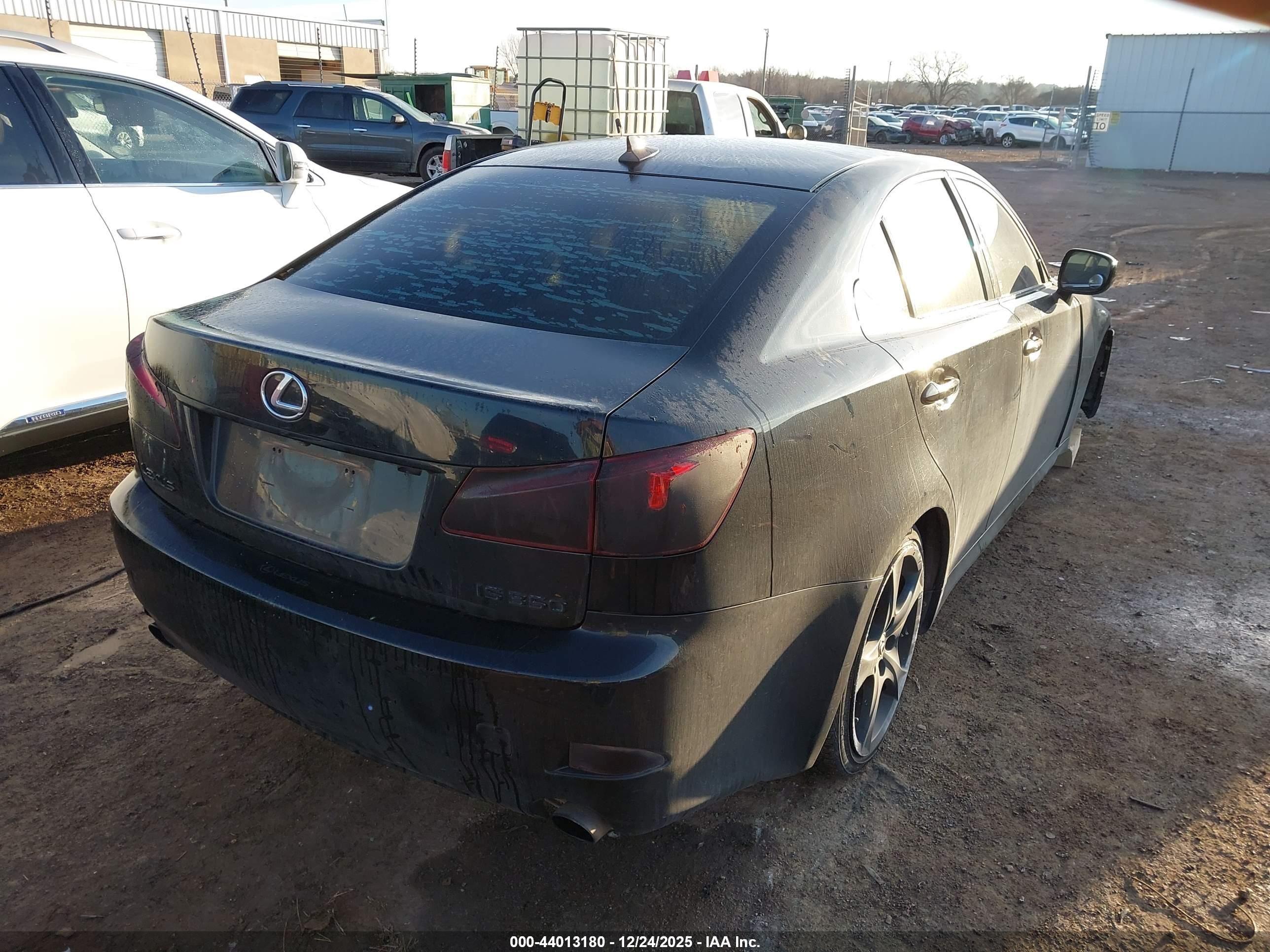 LEXUS IS image 4
