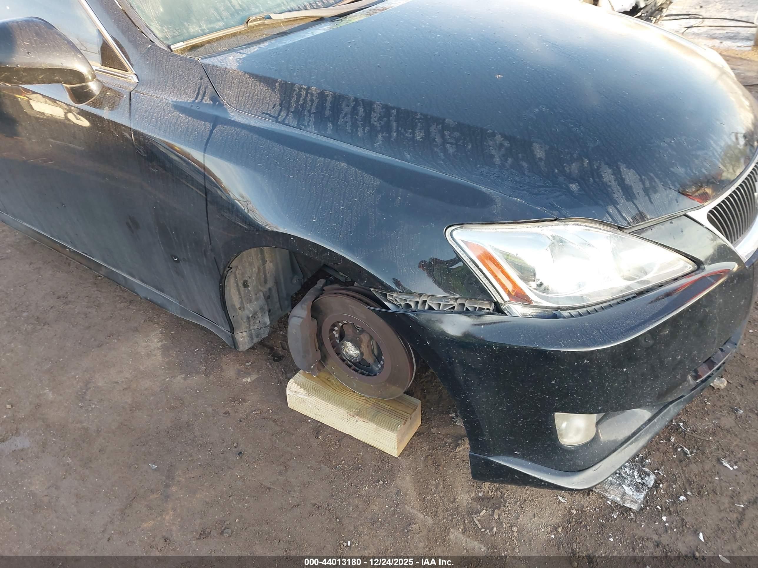 LEXUS IS image 6