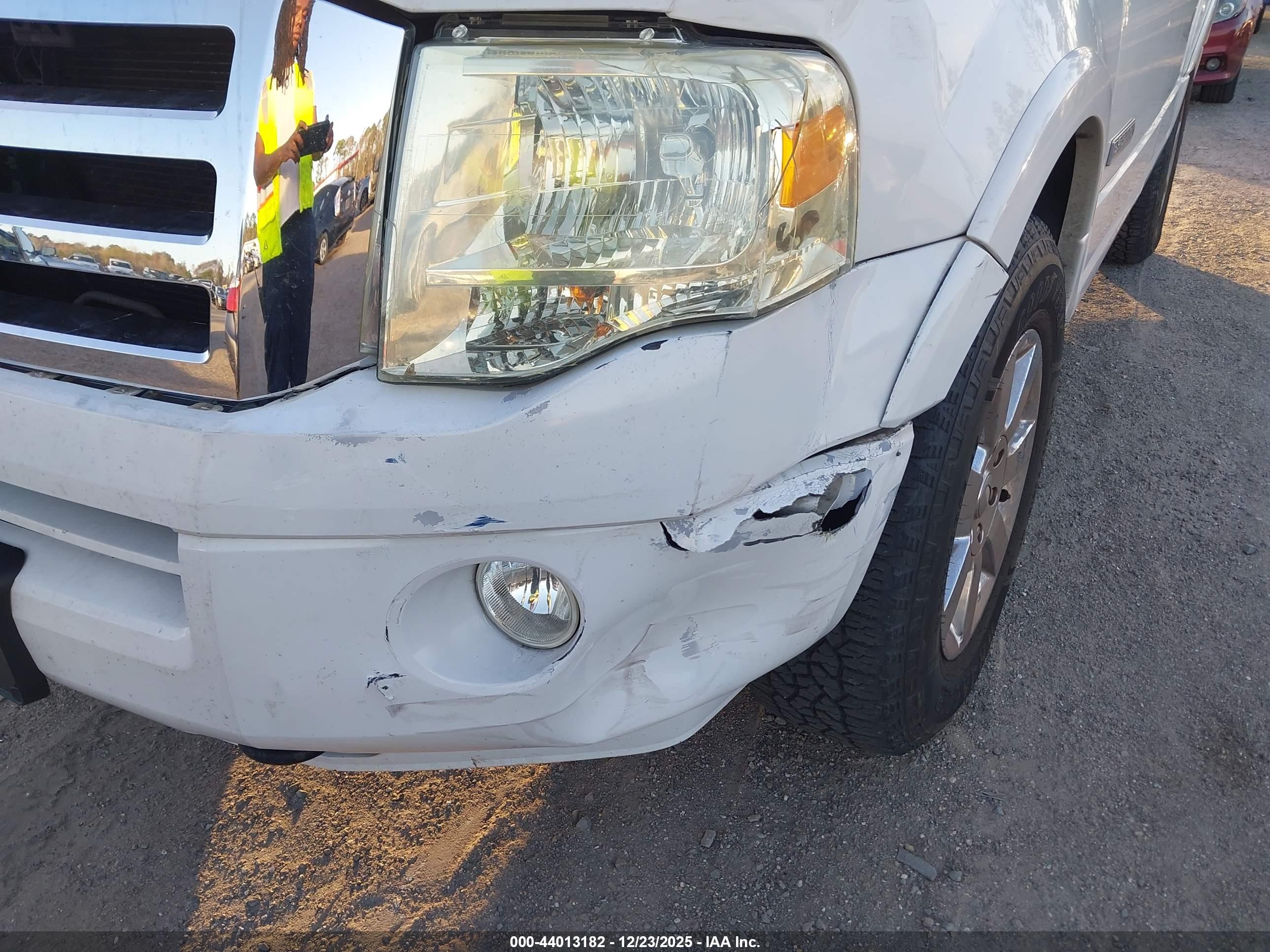FORD EXPEDITION image 6