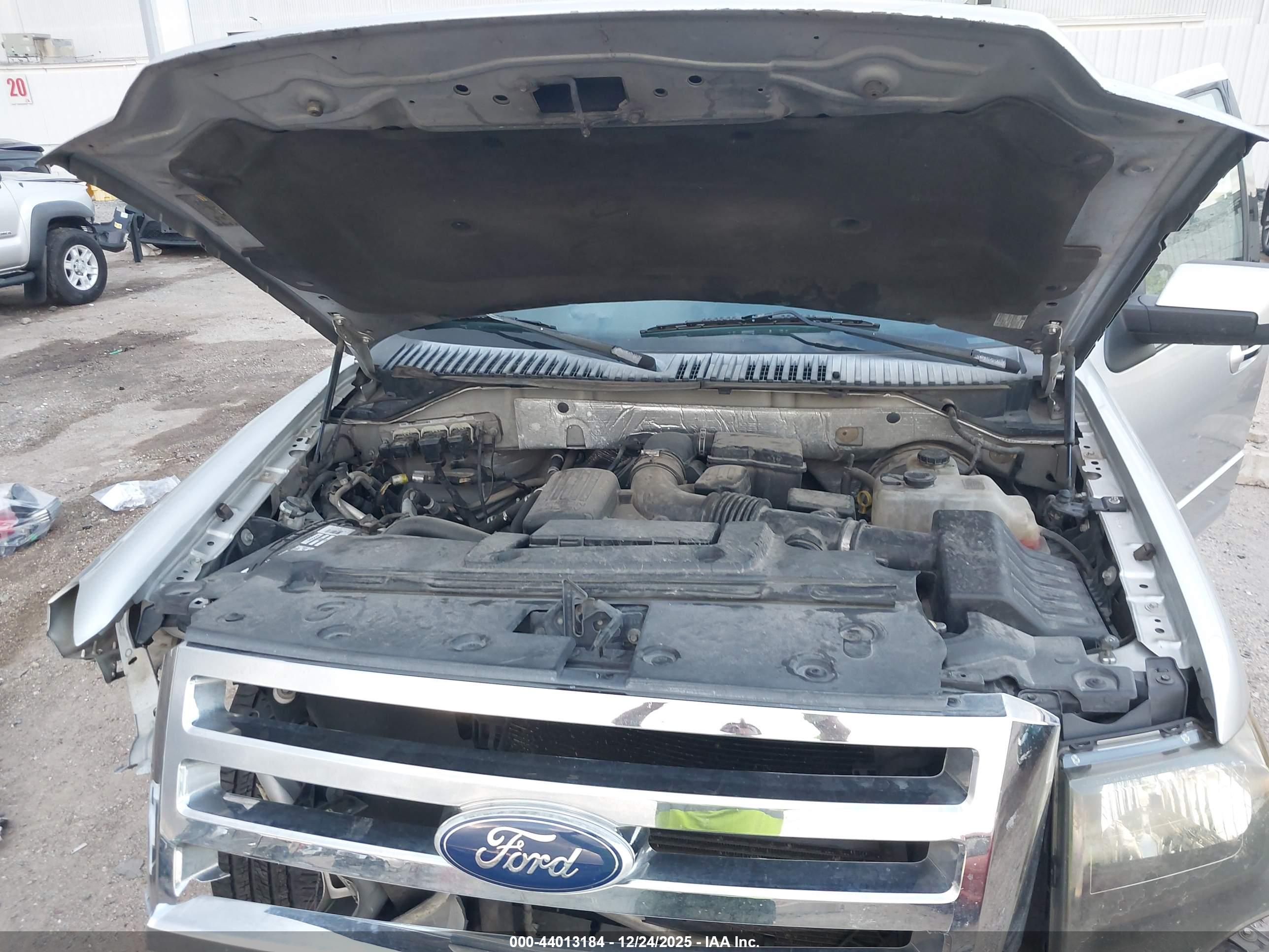 FORD EXPEDITION image 10