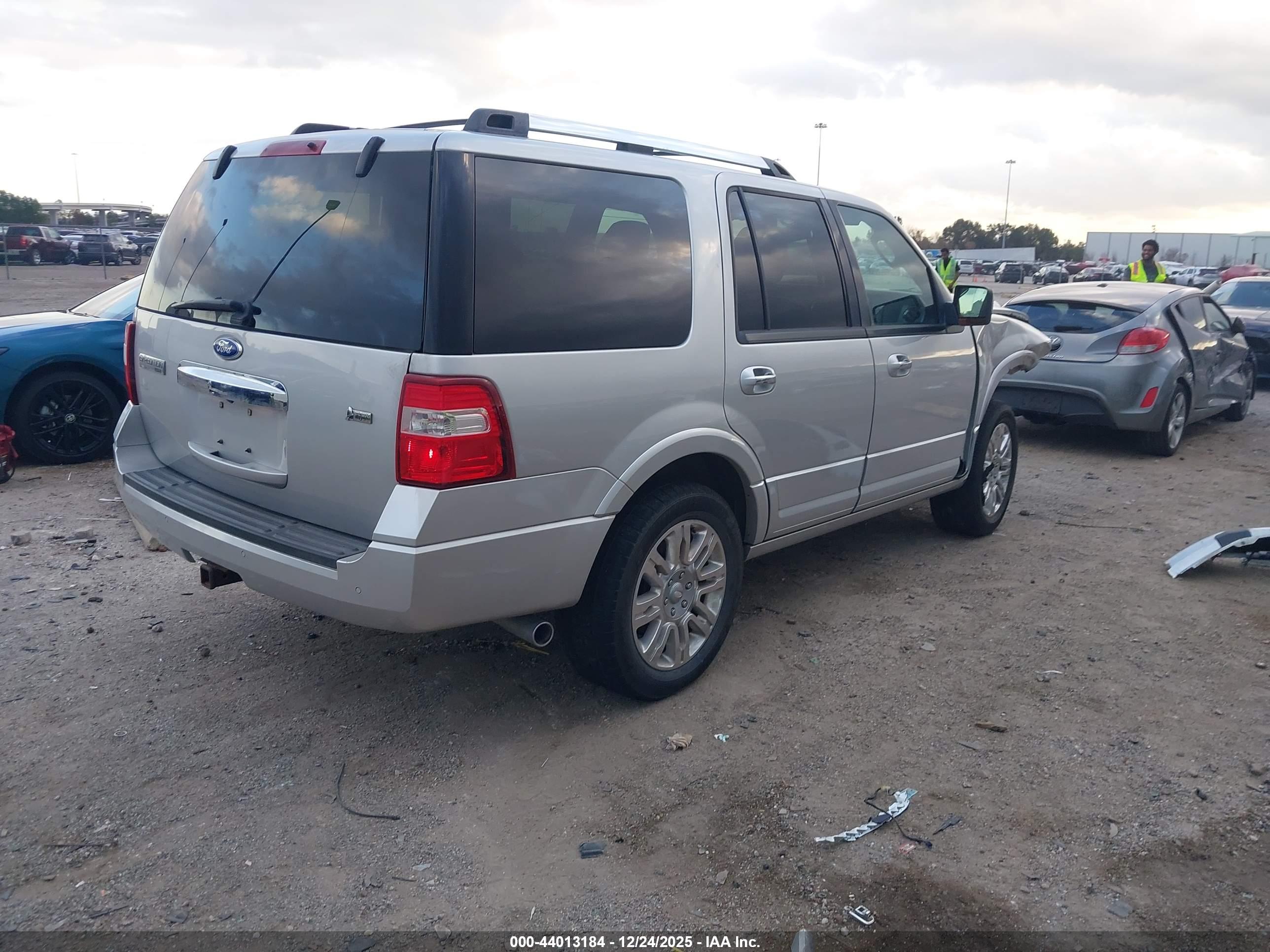 FORD EXPEDITION image 4