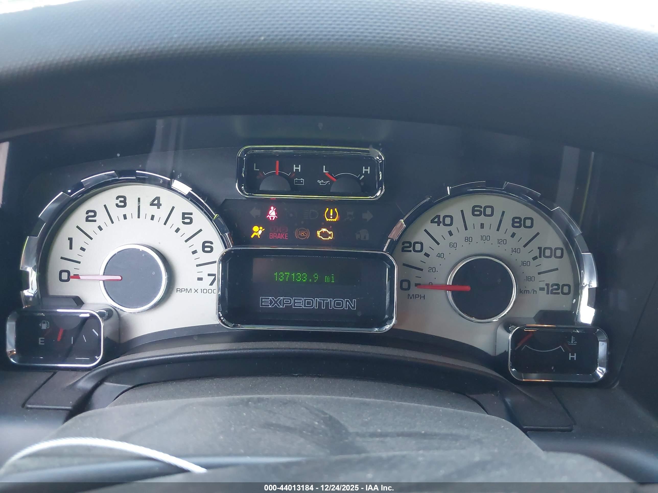 FORD EXPEDITION image 7