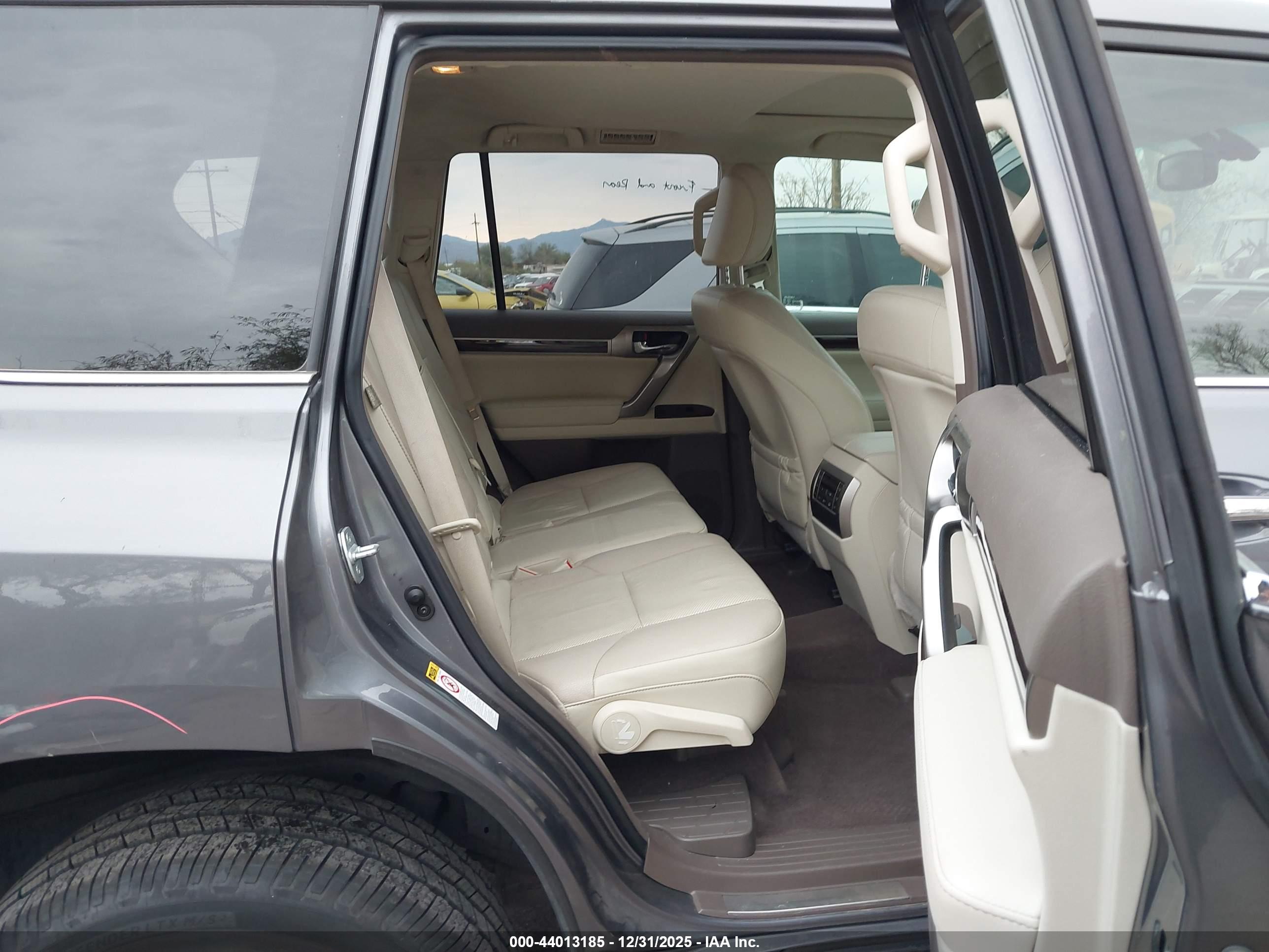LEXUS GX image 8
