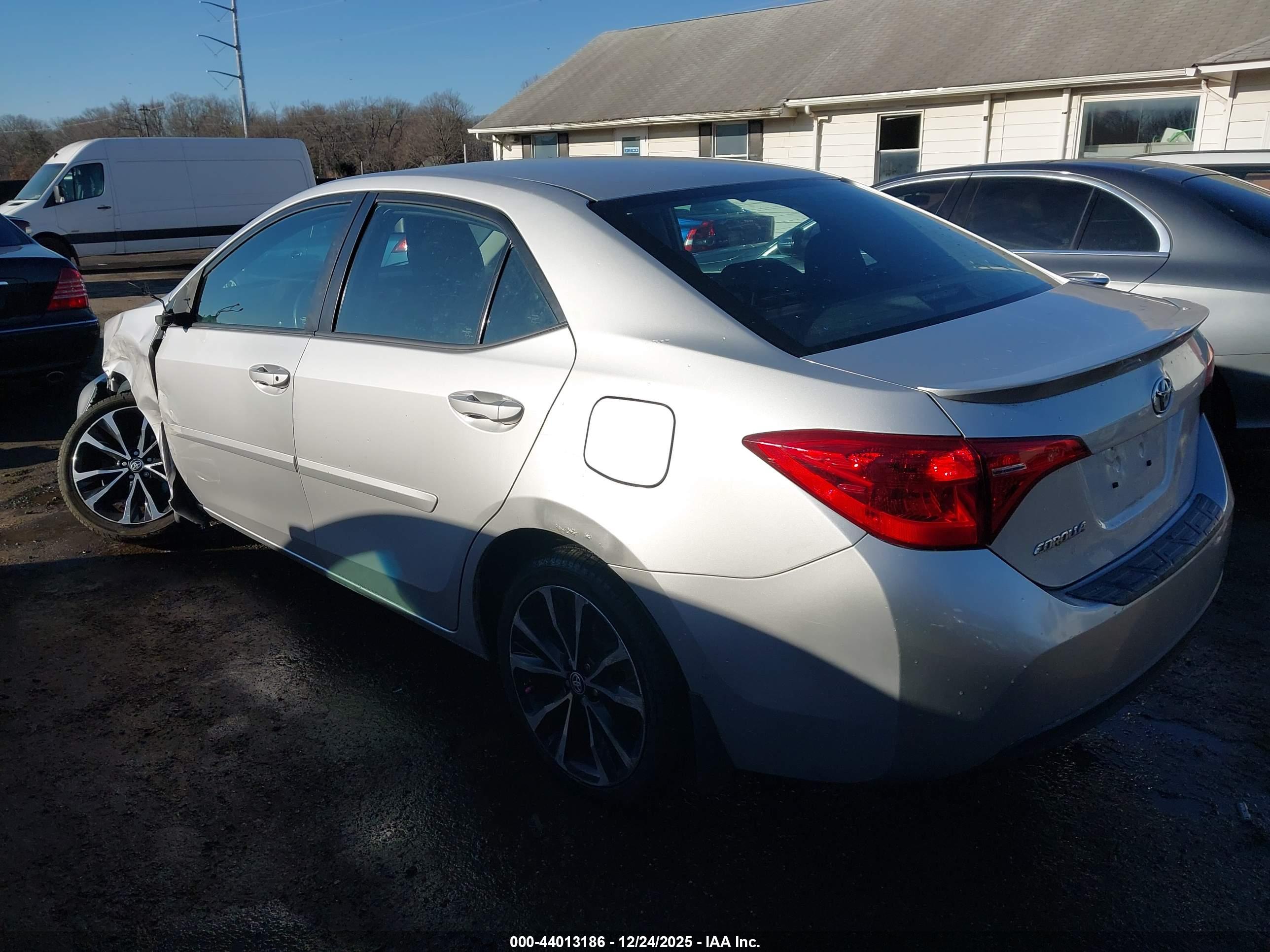 TOYOTA COROLLA image 3