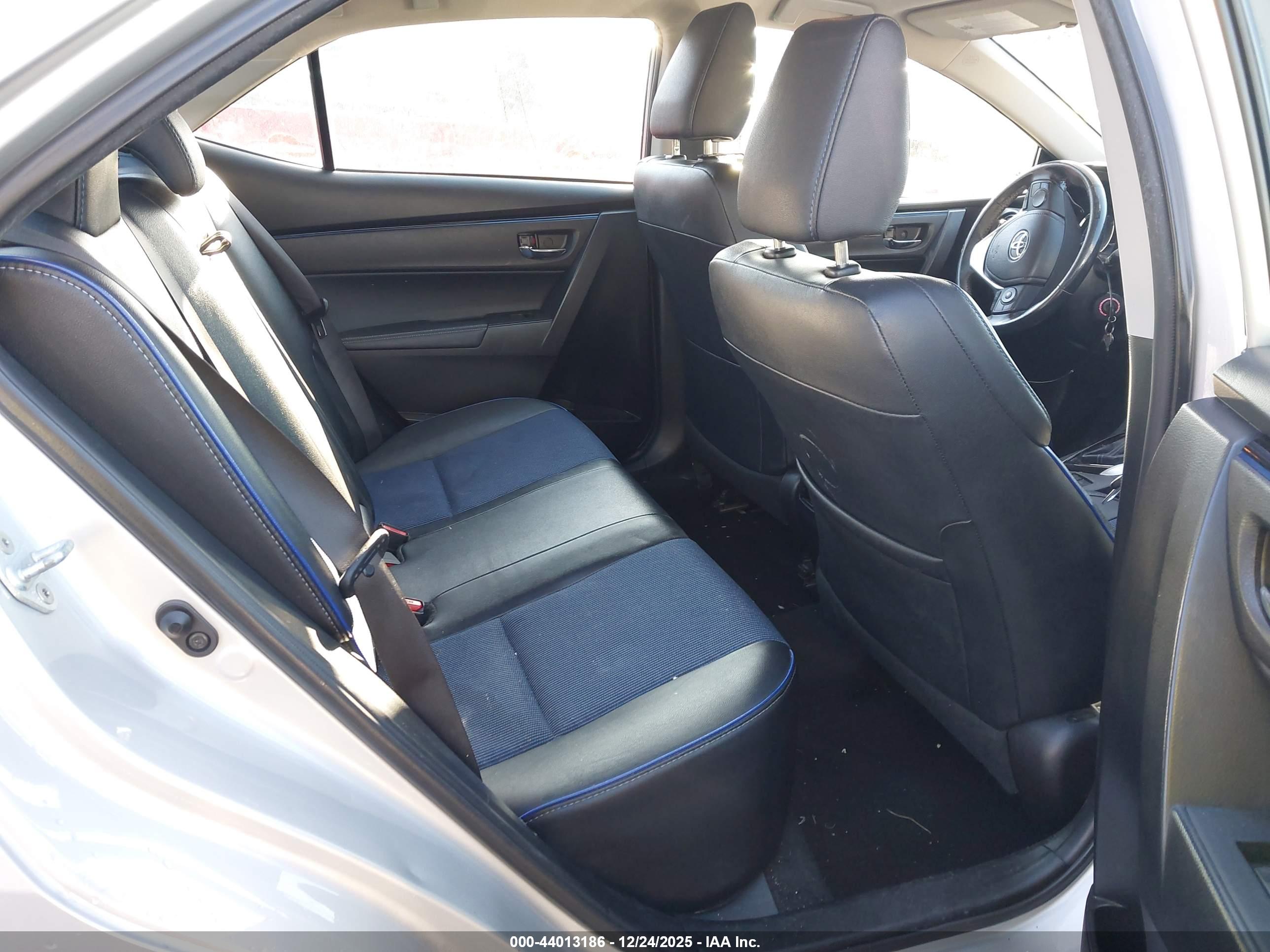 TOYOTA COROLLA image 8