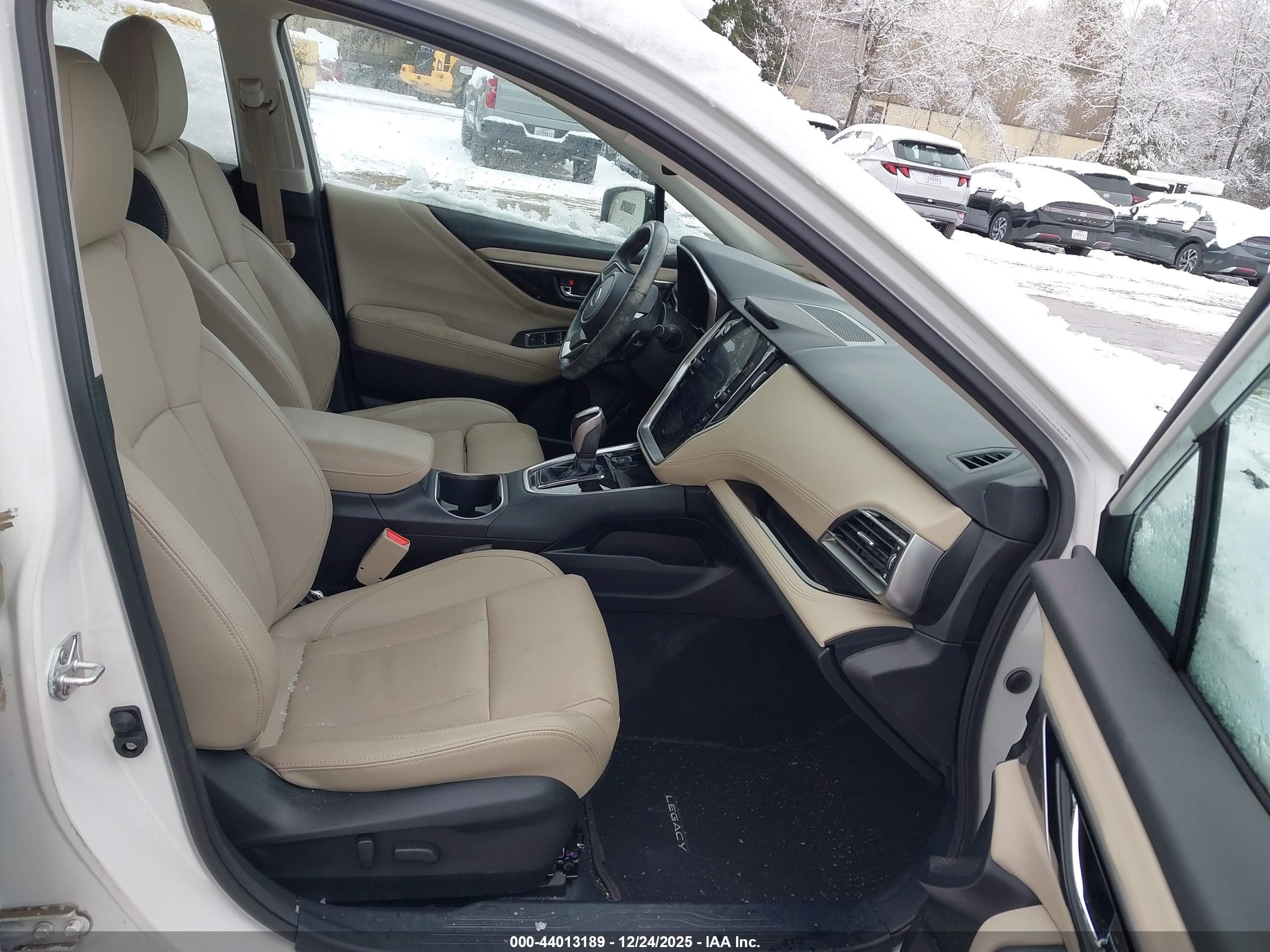 SUBARU LEGACY image 5