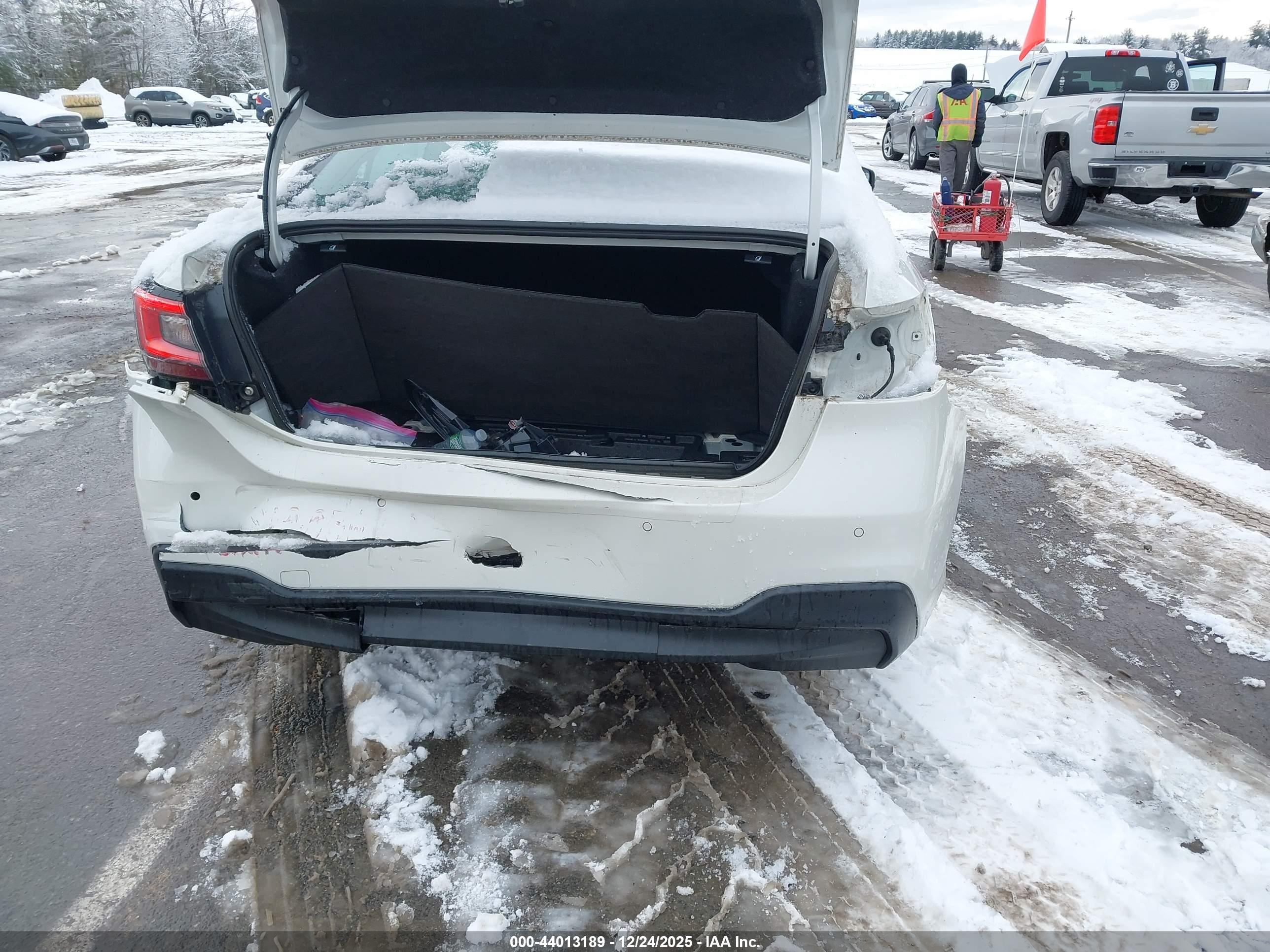 SUBARU LEGACY image 6