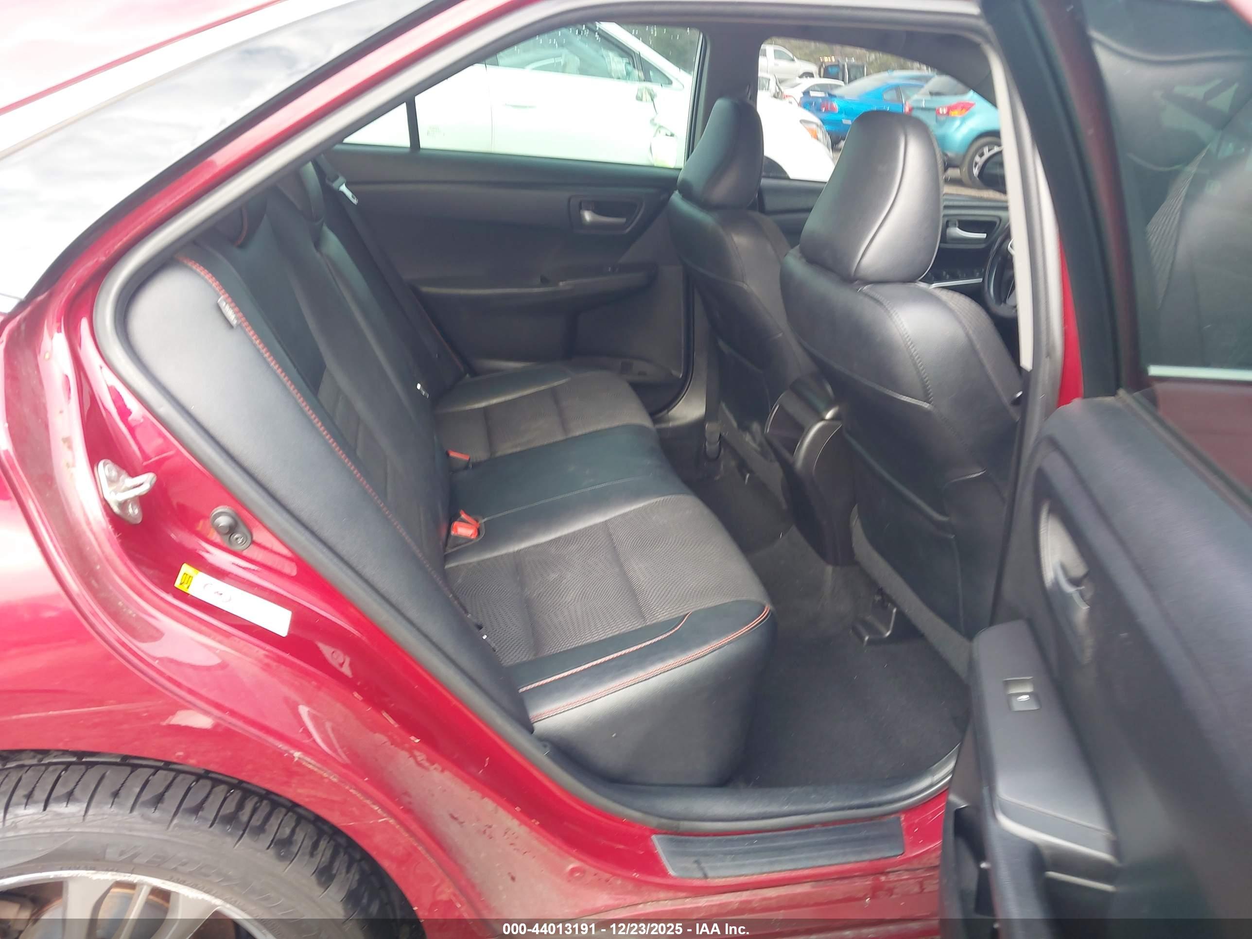 TOYOTA CAMRY image 8
