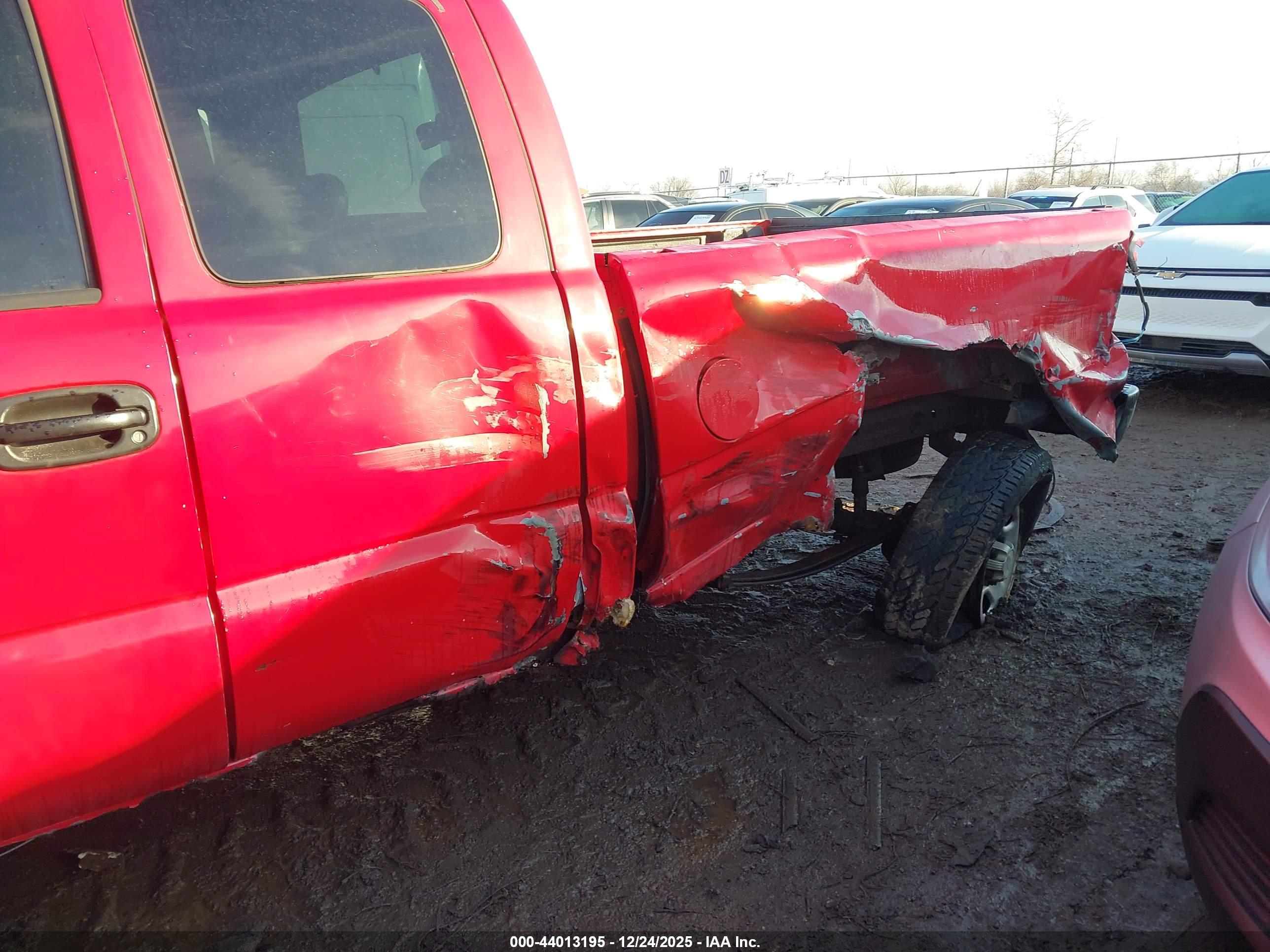 CHEVROLET SILVERADO image 6