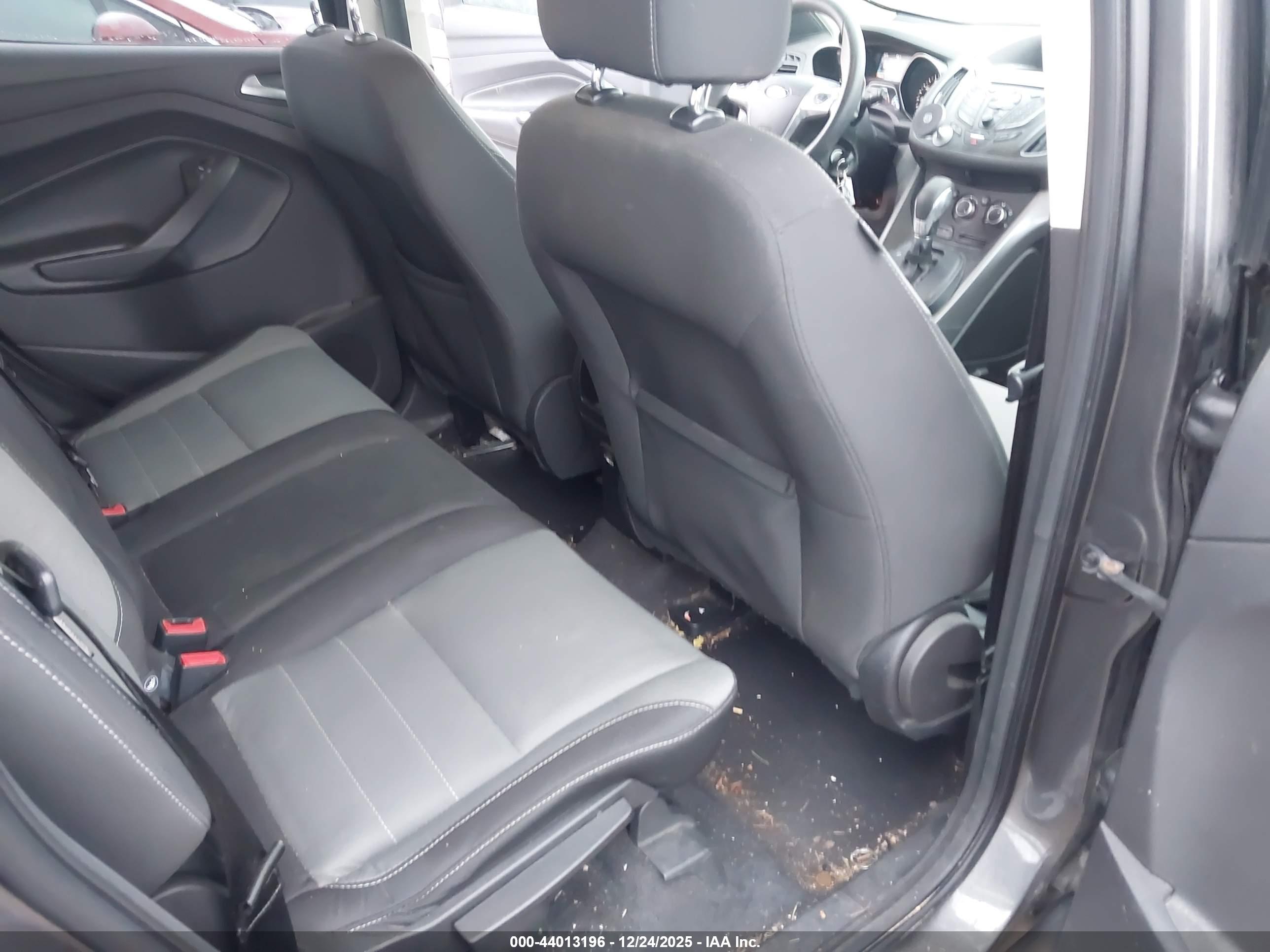 FORD ESCAPE image 8