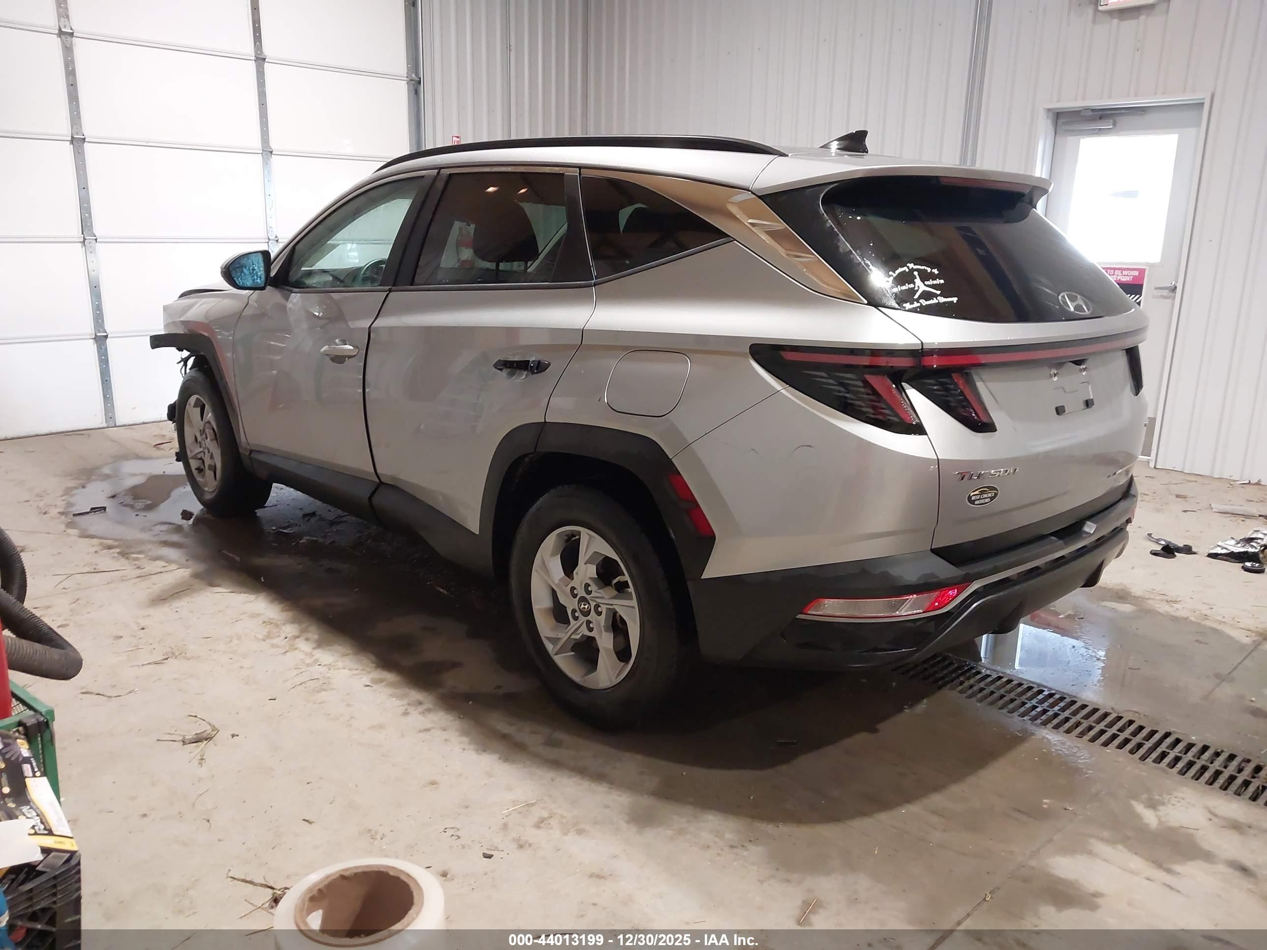 HYUNDAI TUCSON image 3