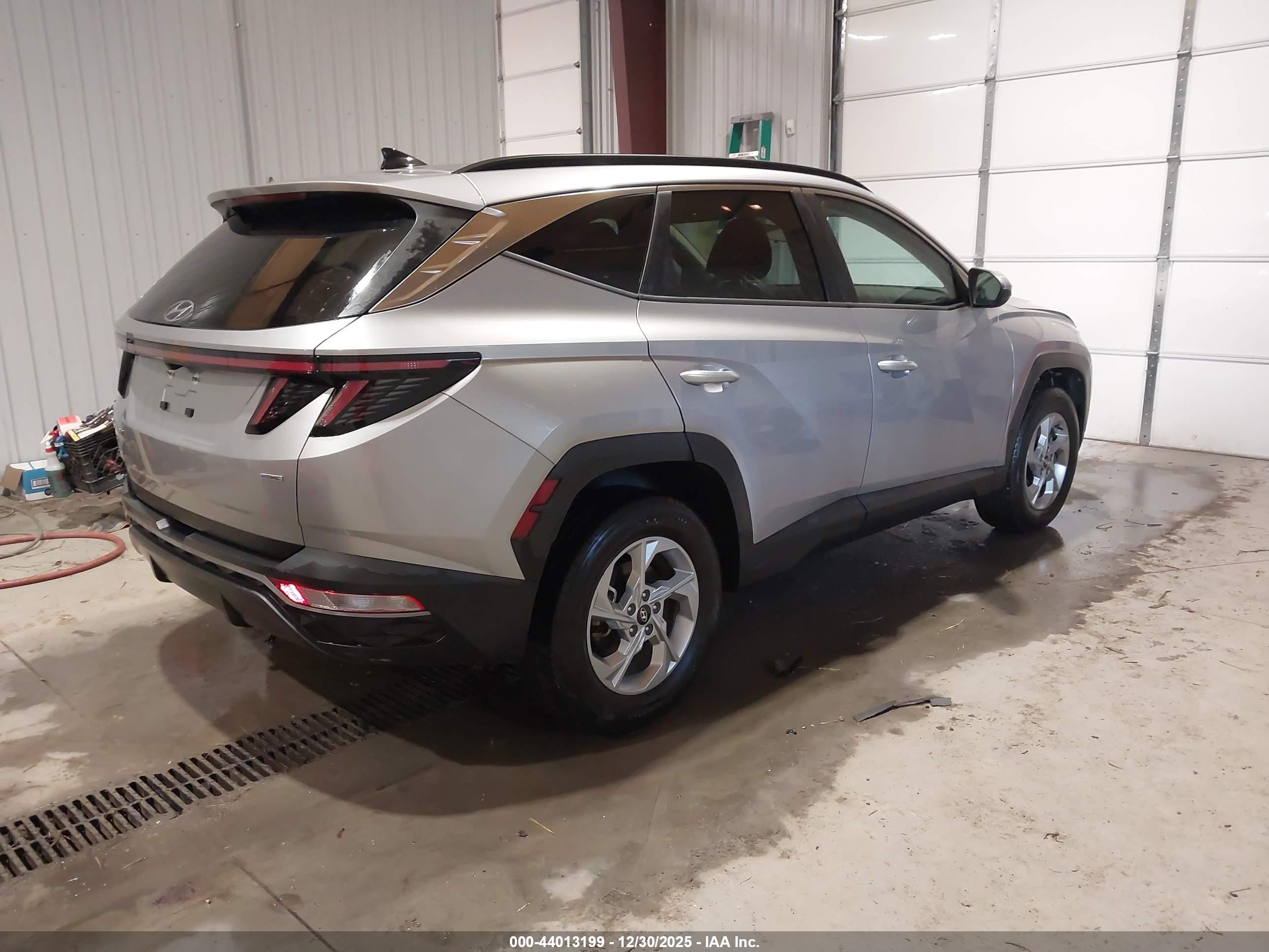 HYUNDAI TUCSON image 4