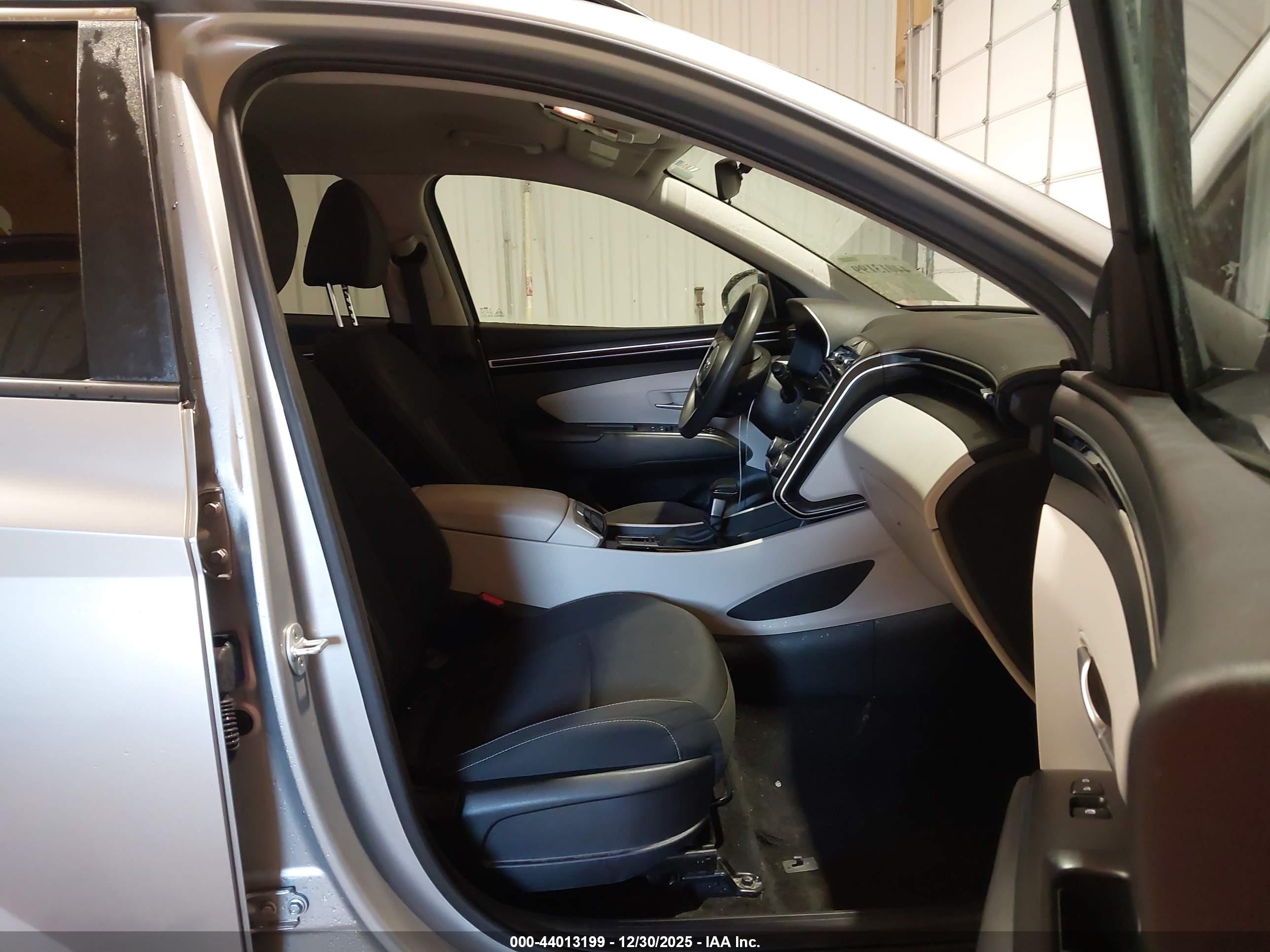 HYUNDAI TUCSON image 5