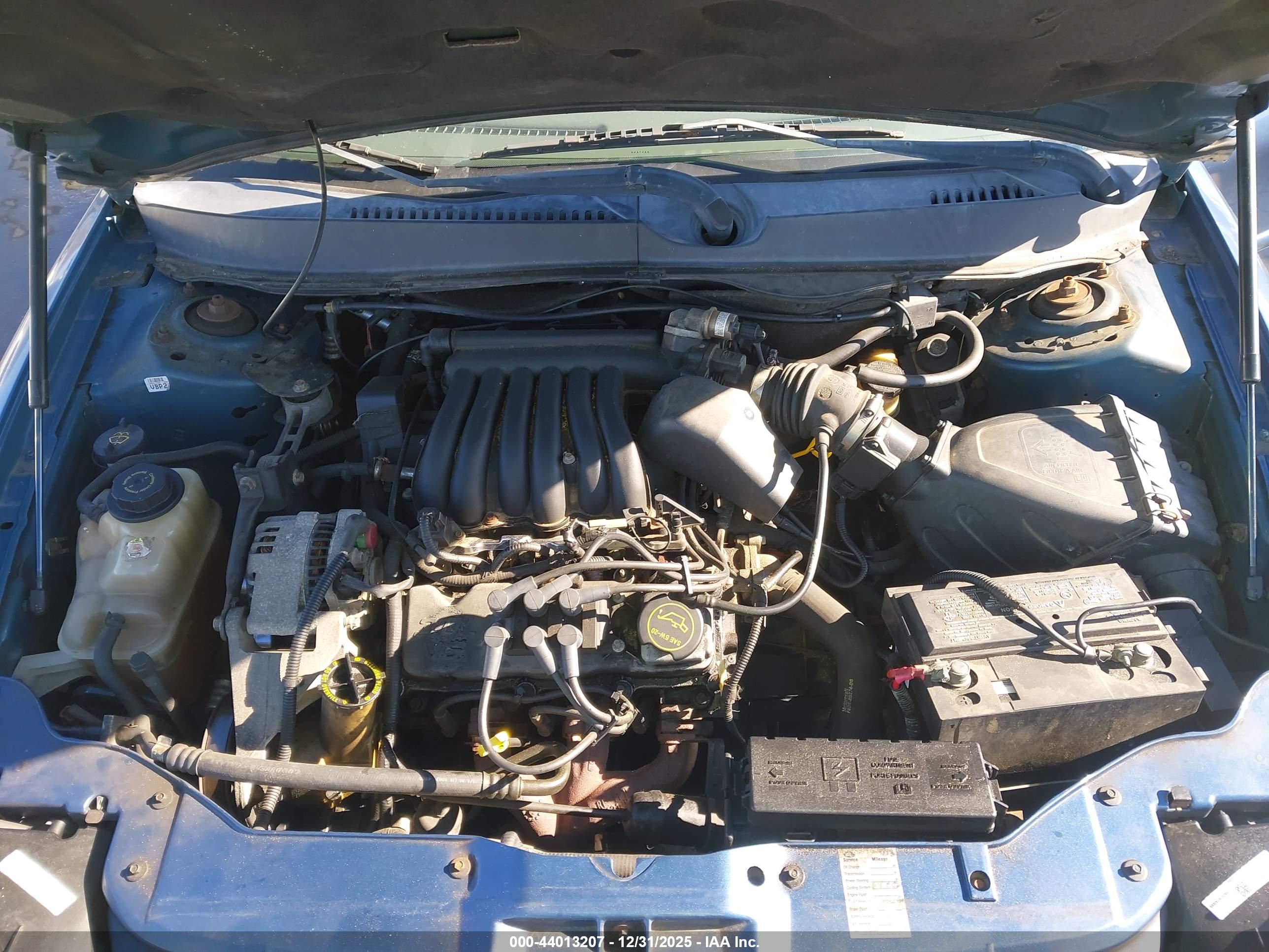 FORD TAURUS image 10