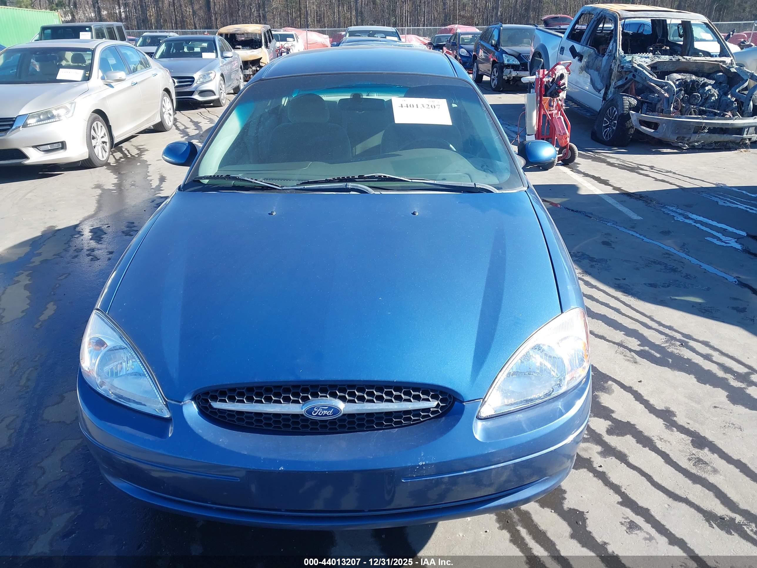 FORD TAURUS image 6