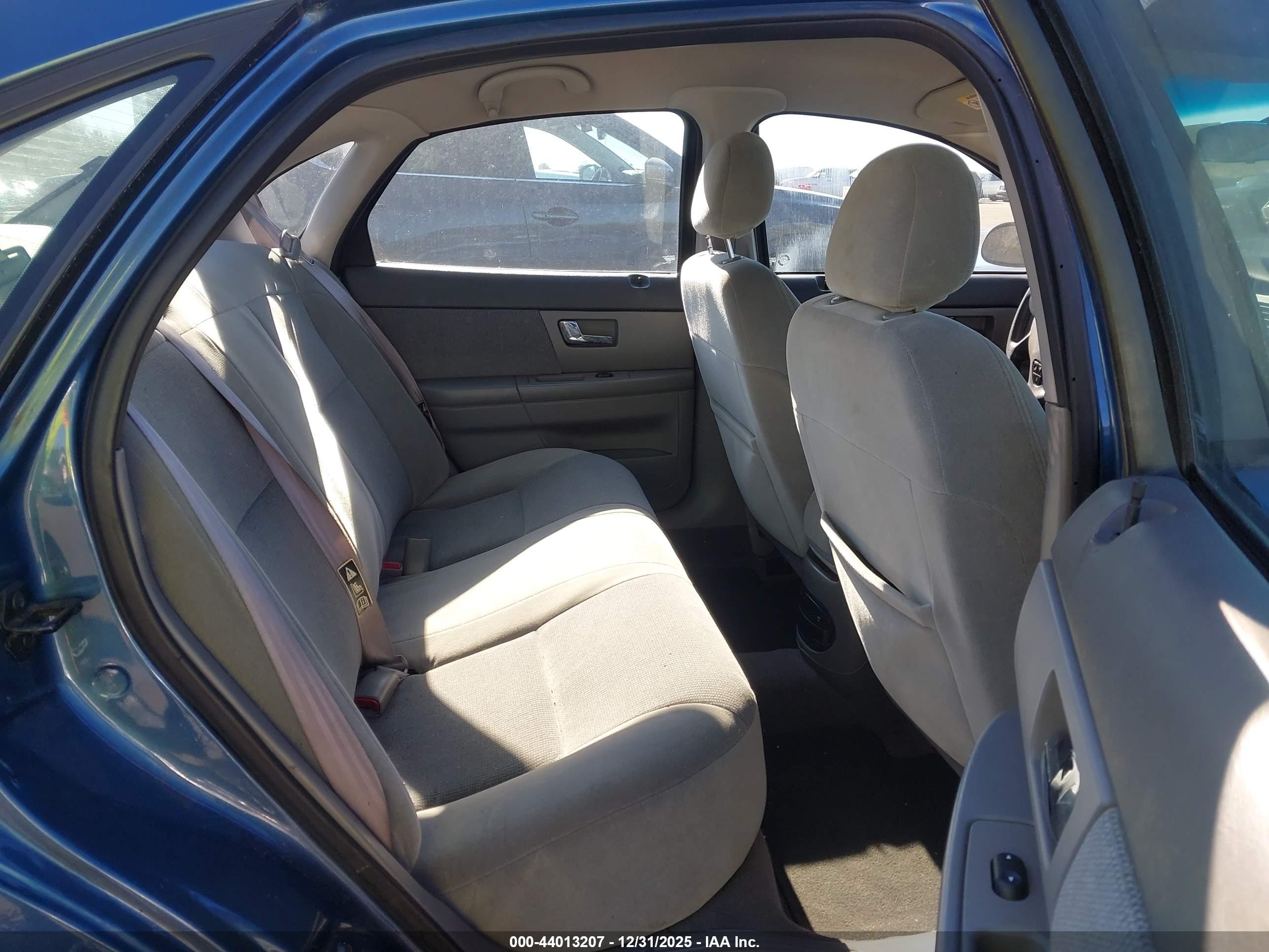 FORD TAURUS image 8