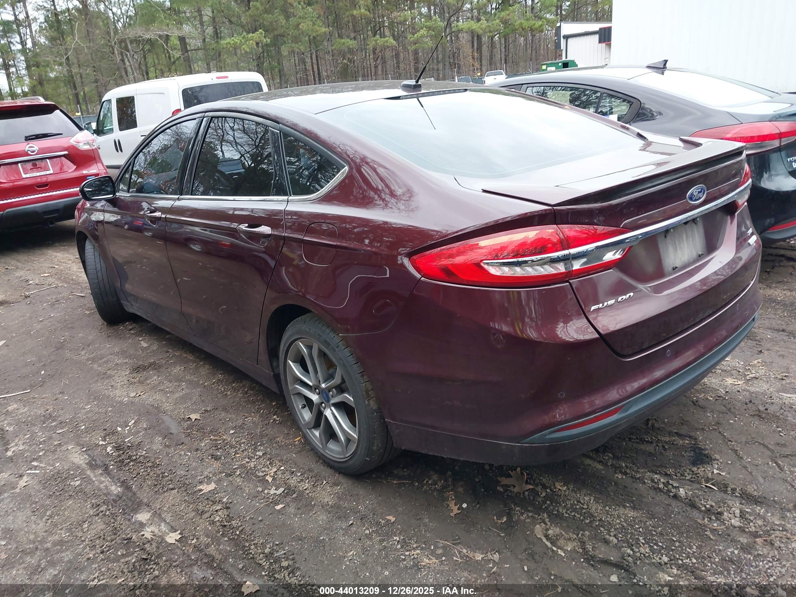 FORD FUSION image 3