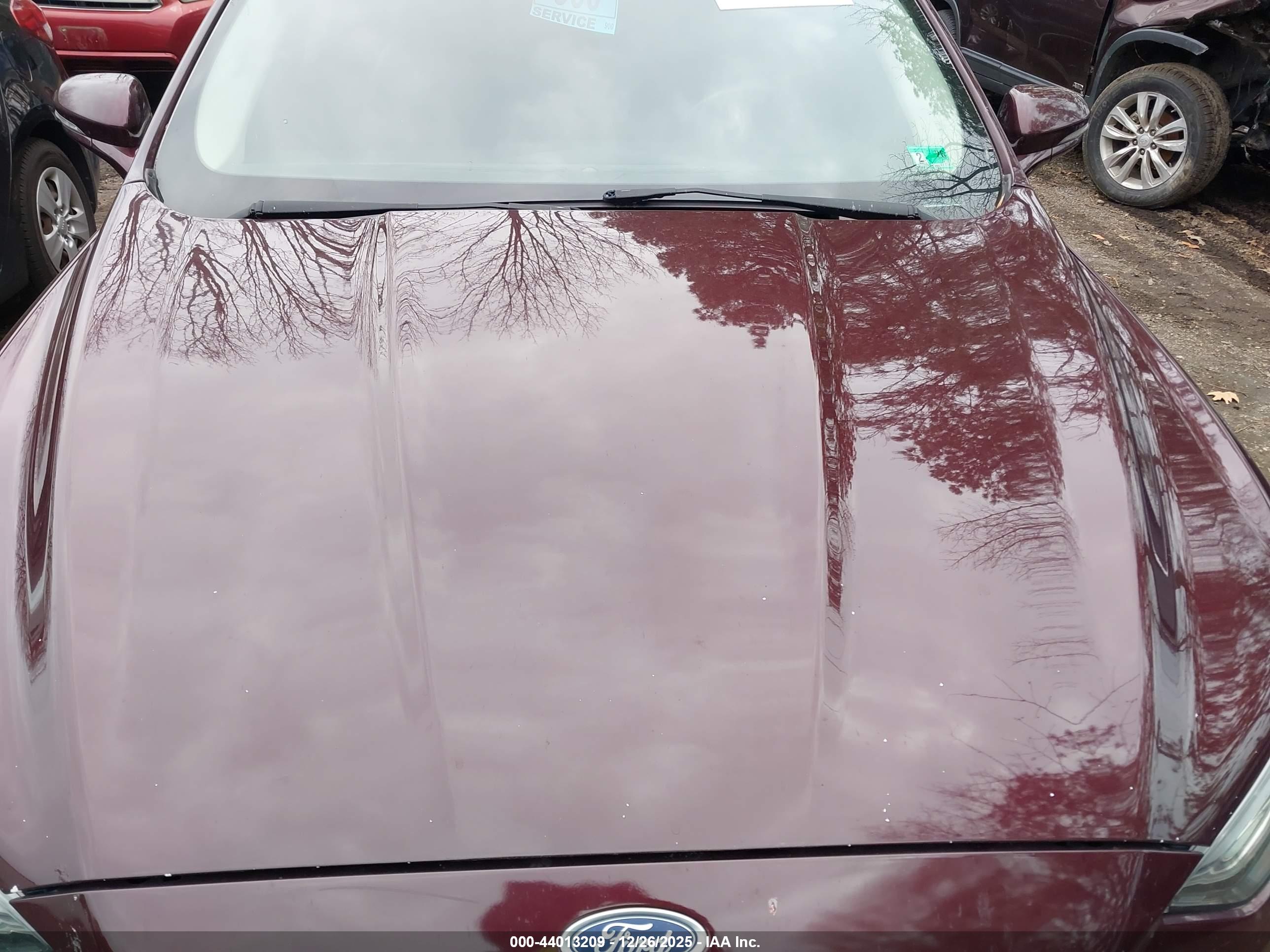 FORD FUSION image 6