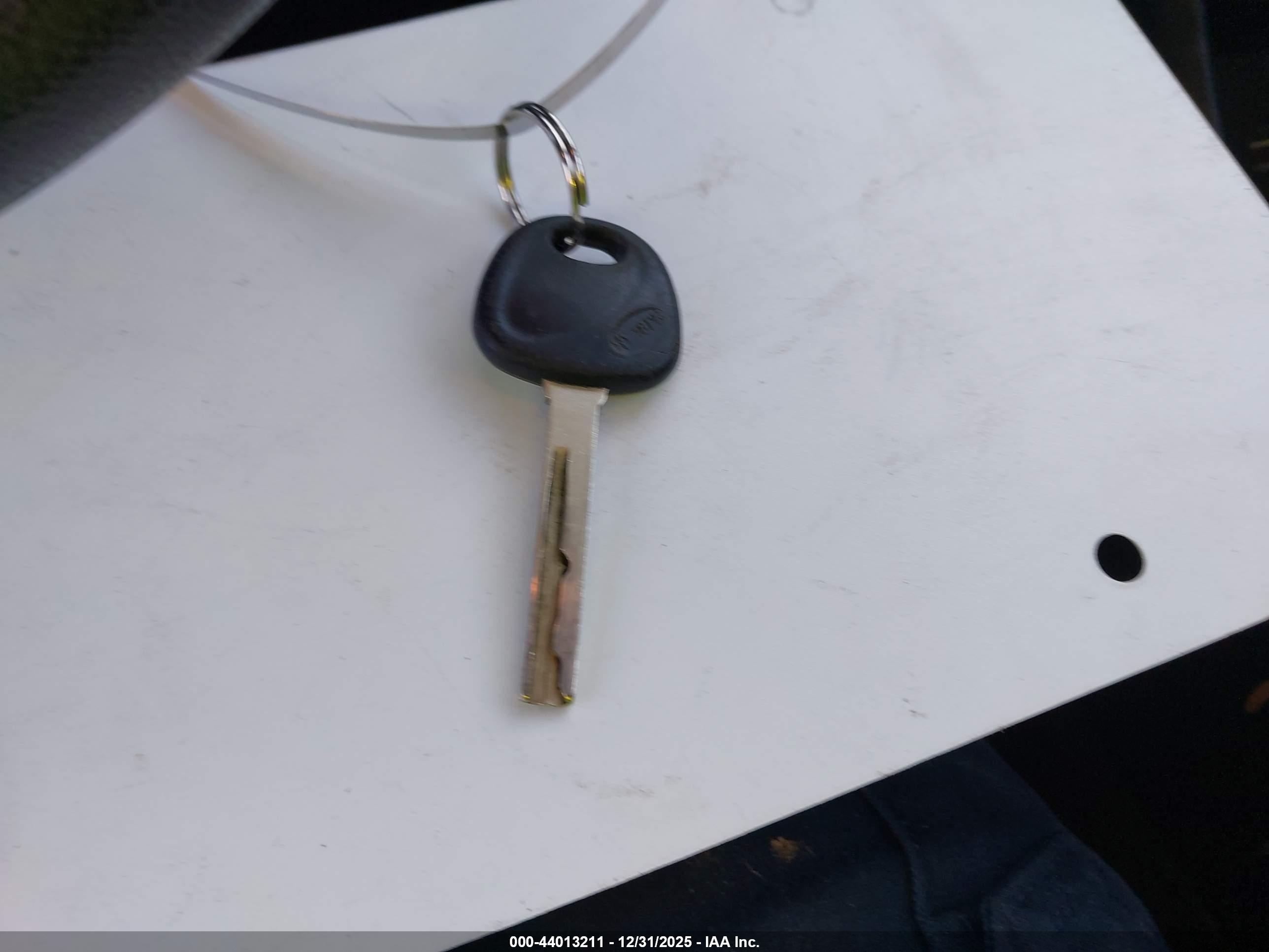 HYUNDAI ACCENT image 11