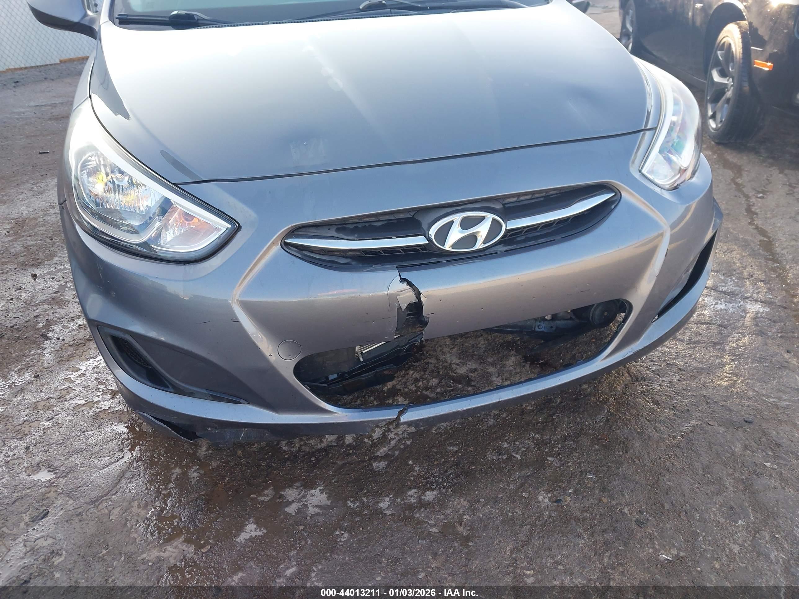 HYUNDAI ACCENT image 6