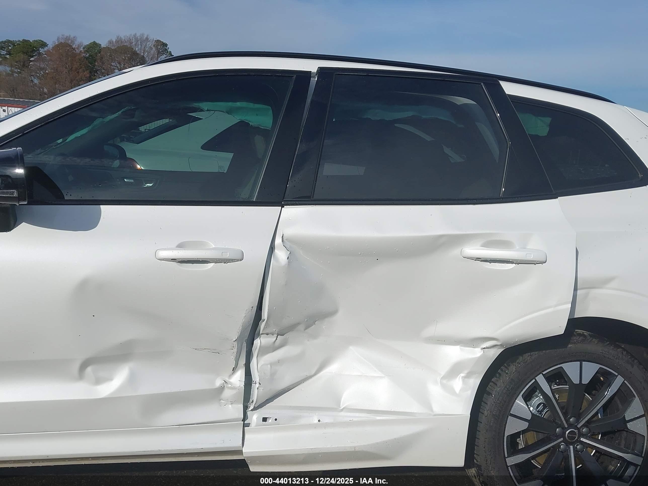 VOLVO XC60 image 6