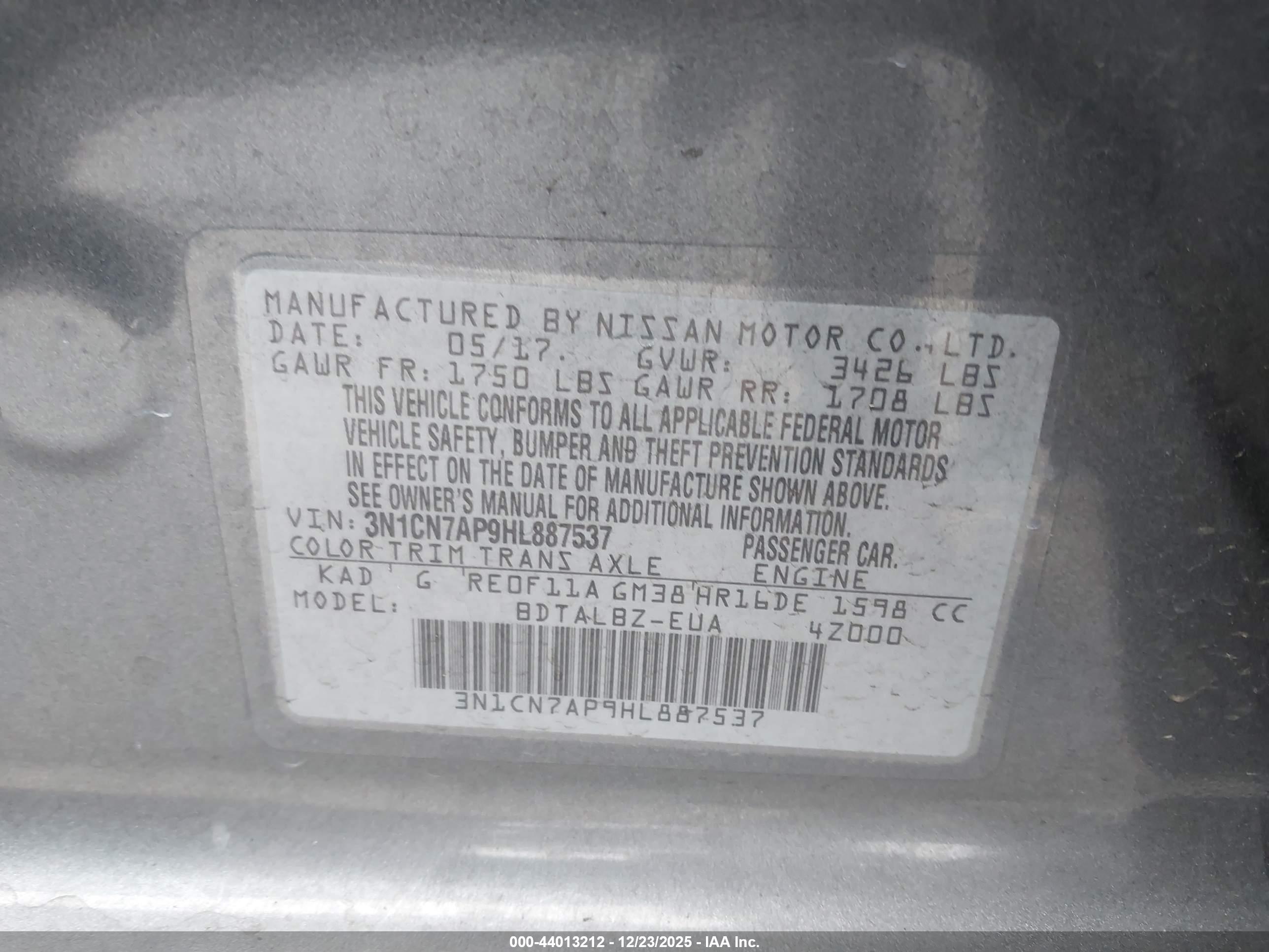 NISSAN VERSA image 9