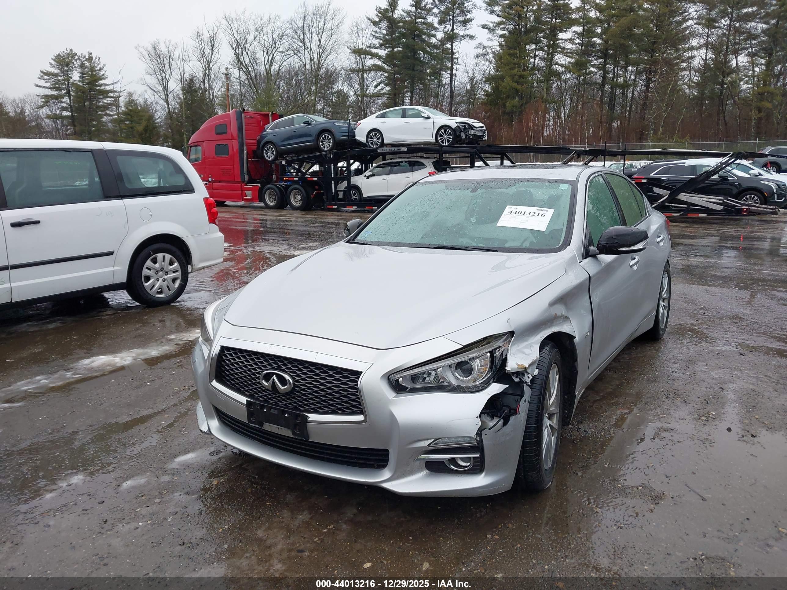 INFINITI Q50 image 2