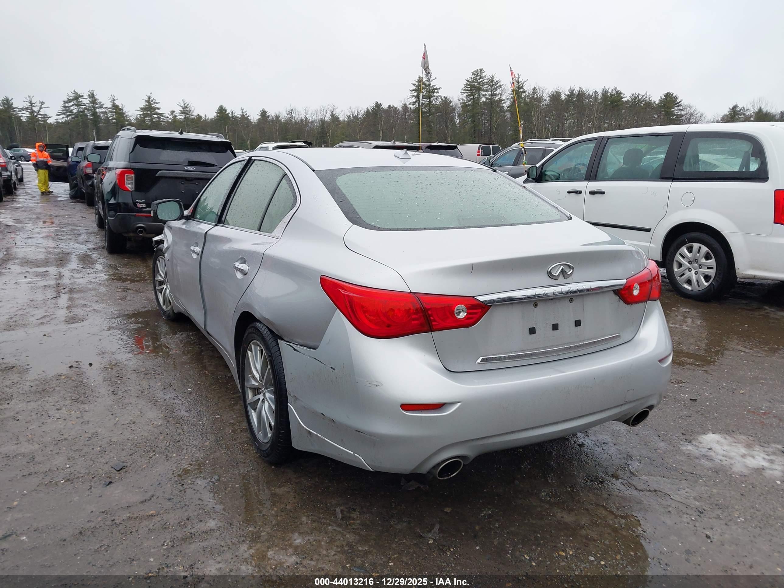 INFINITI Q50 image 3