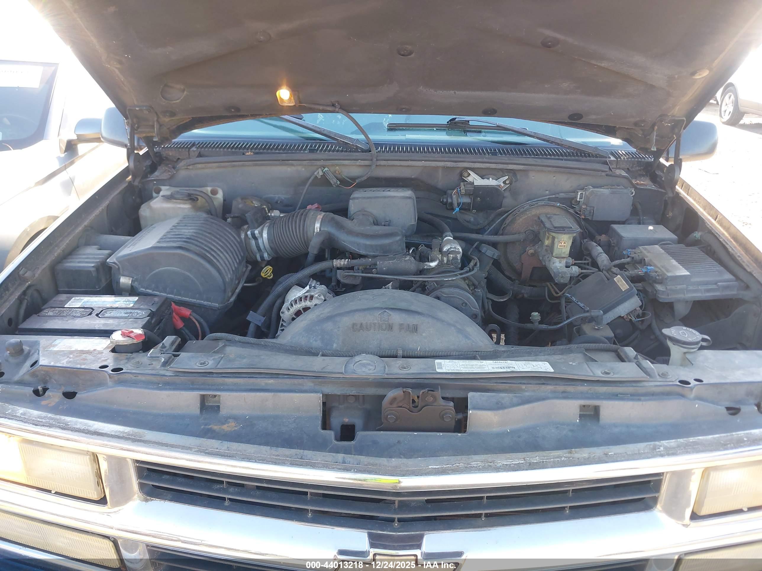 CHEVROLET C1500 image 10