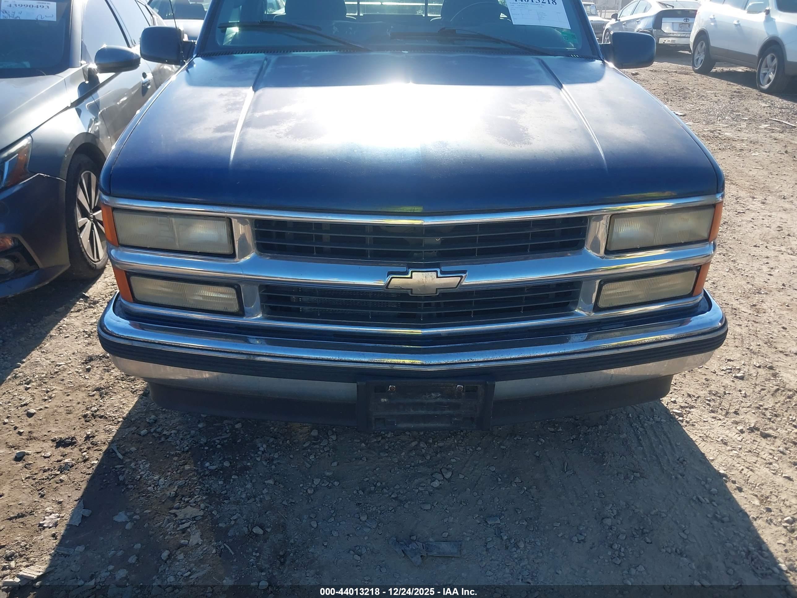 CHEVROLET C1500 image 6
