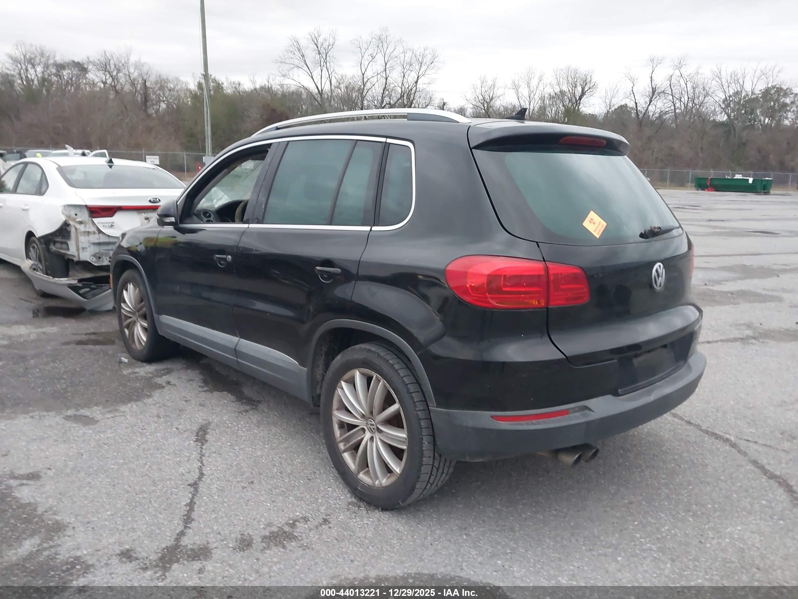 VOLKSWAGEN TIGUAN image 3