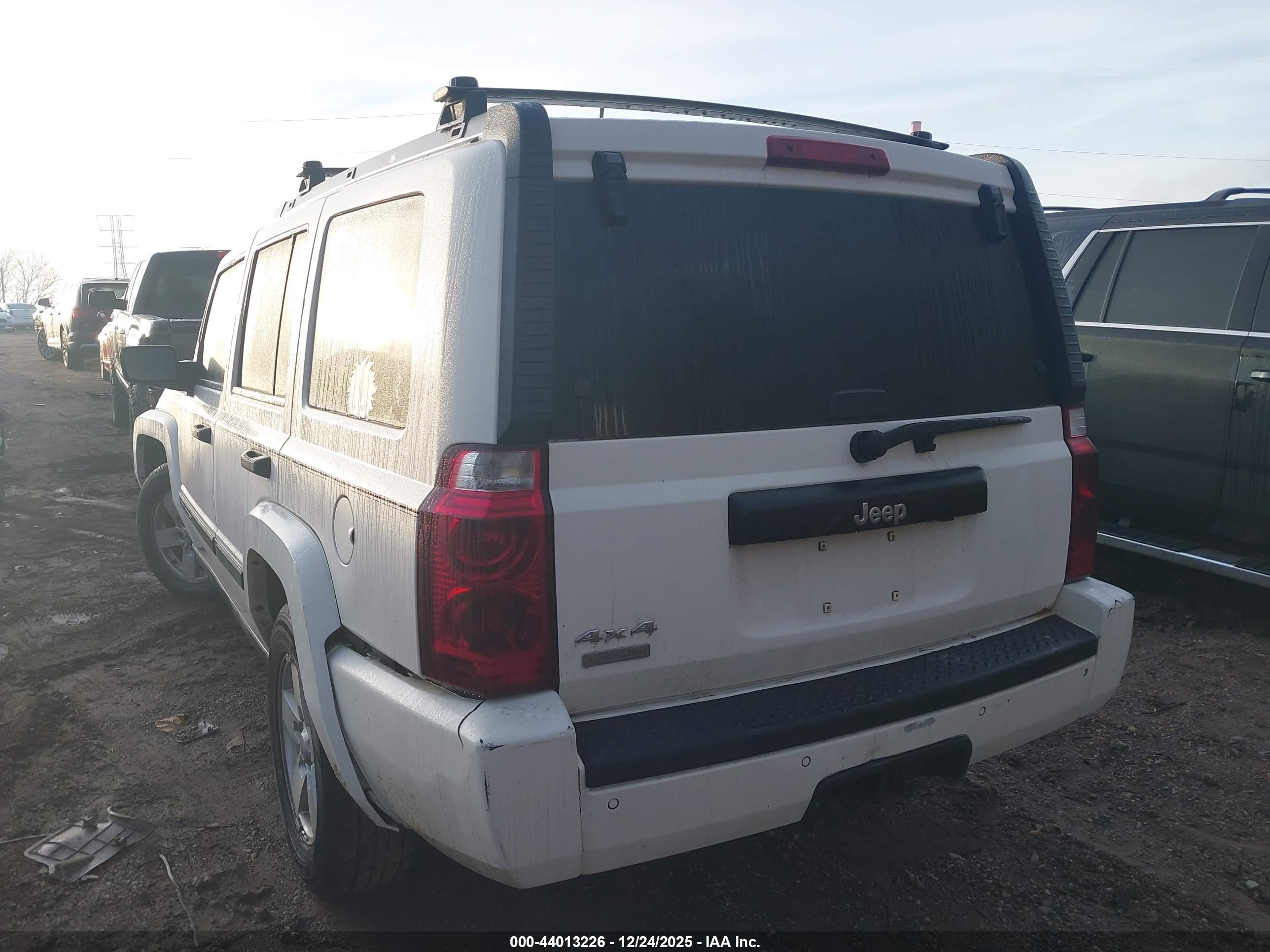 JEEP COMMANDER image 3